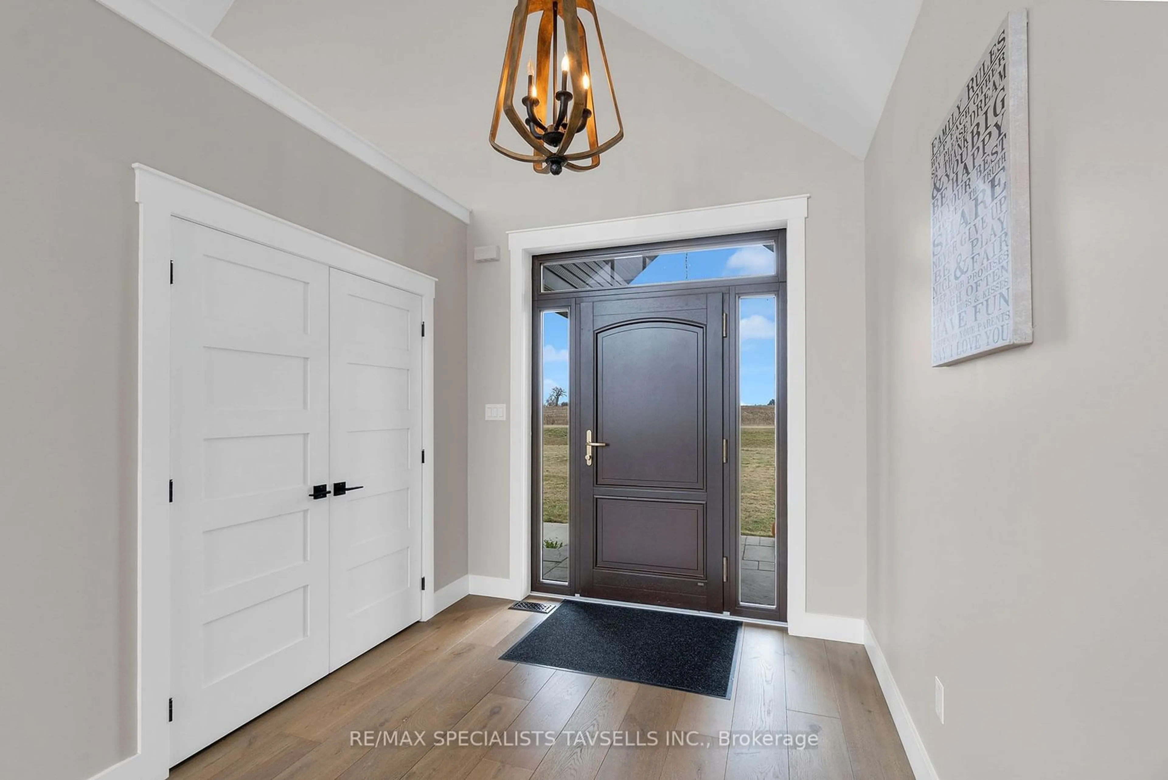 Indoor entryway, wood floors for 374170 6th Line, Amaranth Ontario L9W 0M6