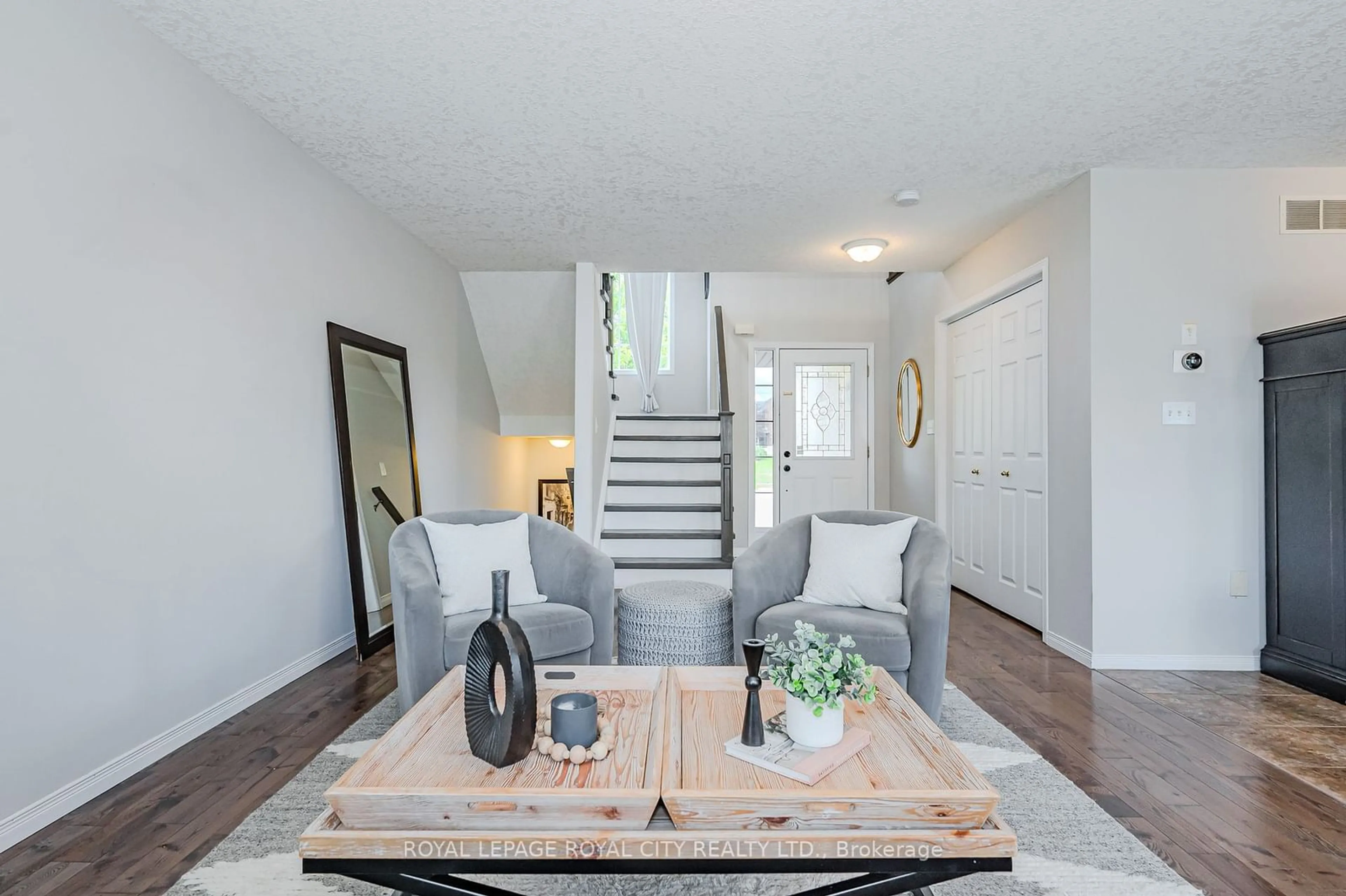 Indoor entryway, wood floors for 173 Clair Rd, Guelph Ontario N1L 0A7