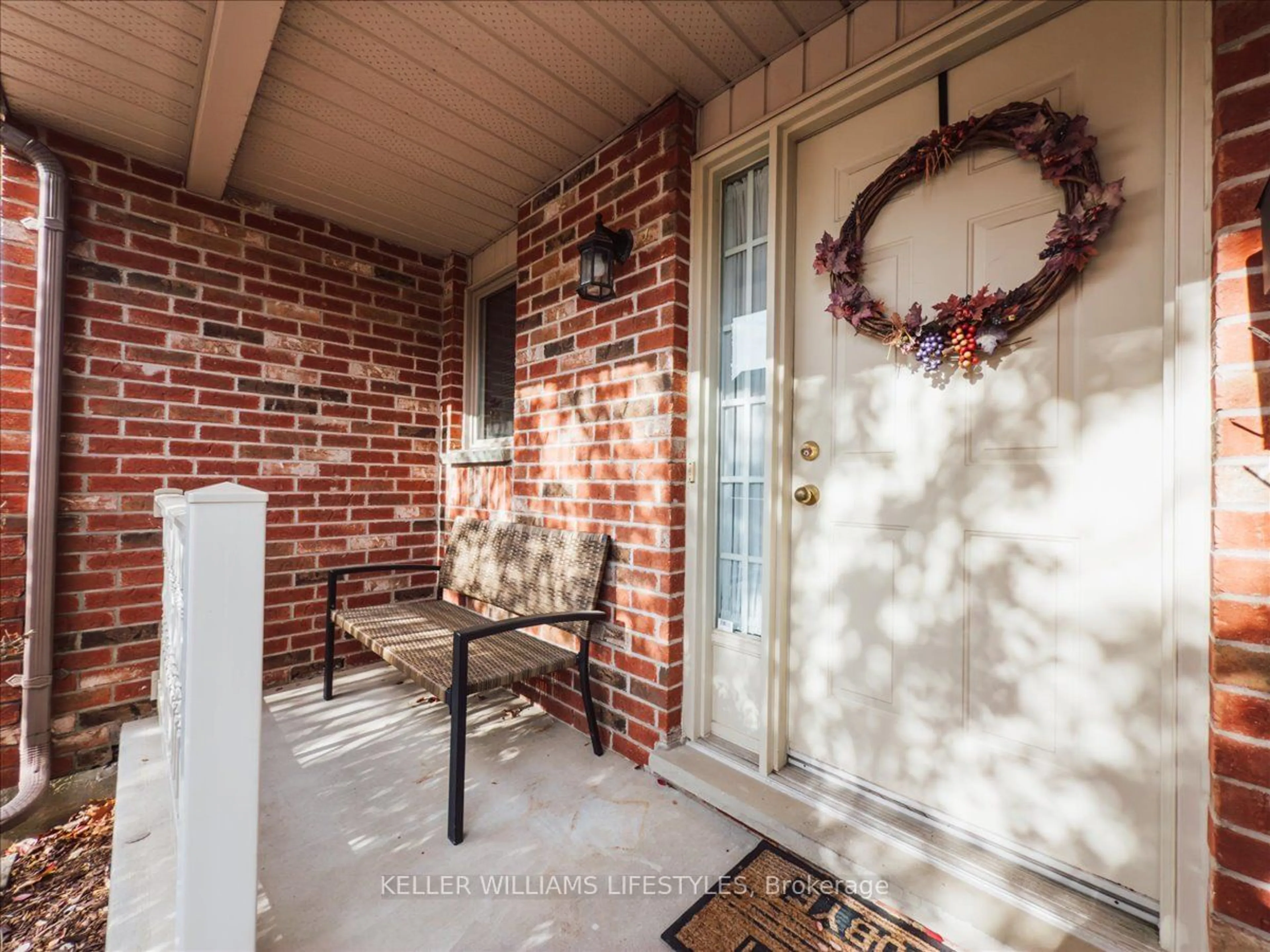 Indoor entryway, wood floors for 1478 ADELAIDE St #29, London Ontario N5X 3Y1