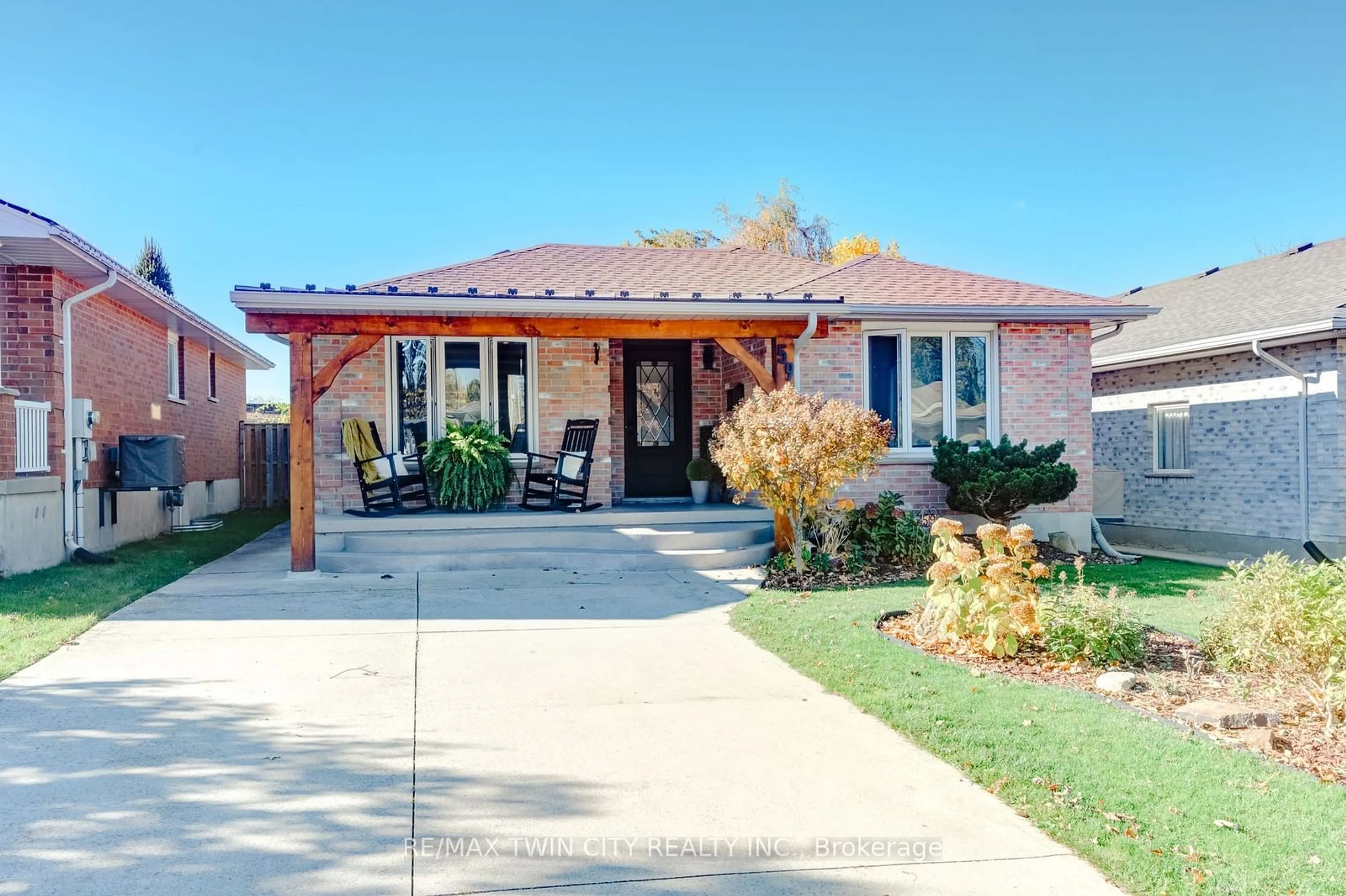 Frontside or backside of a home, the street view for 59 Oldewood Cres, St. Thomas Ontario N5R 6B3