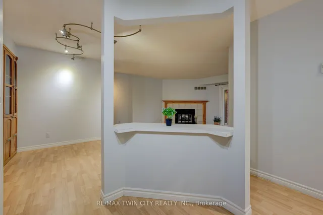 Additional property image - 3085 Kingsway Dr Unit 25