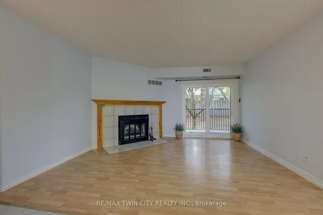 Additional property image - 3085 Kingsway Dr Unit 25