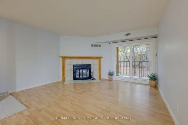 Additional property image - 3085 Kingsway Dr Unit 25