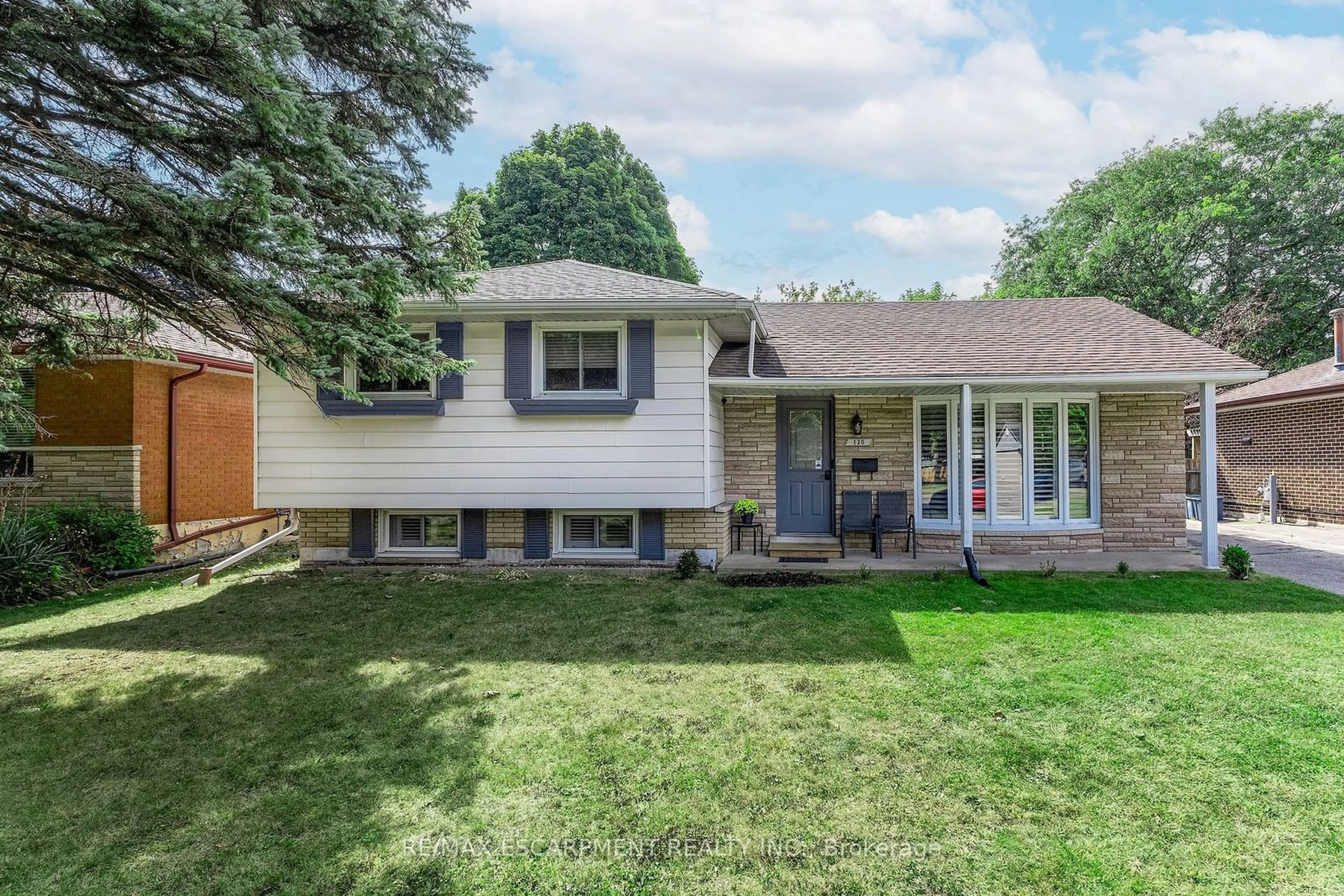 Frontside or backside of a home, cottage for 120 PUSEY Blvd, Brantford Ontario N3R 2S5