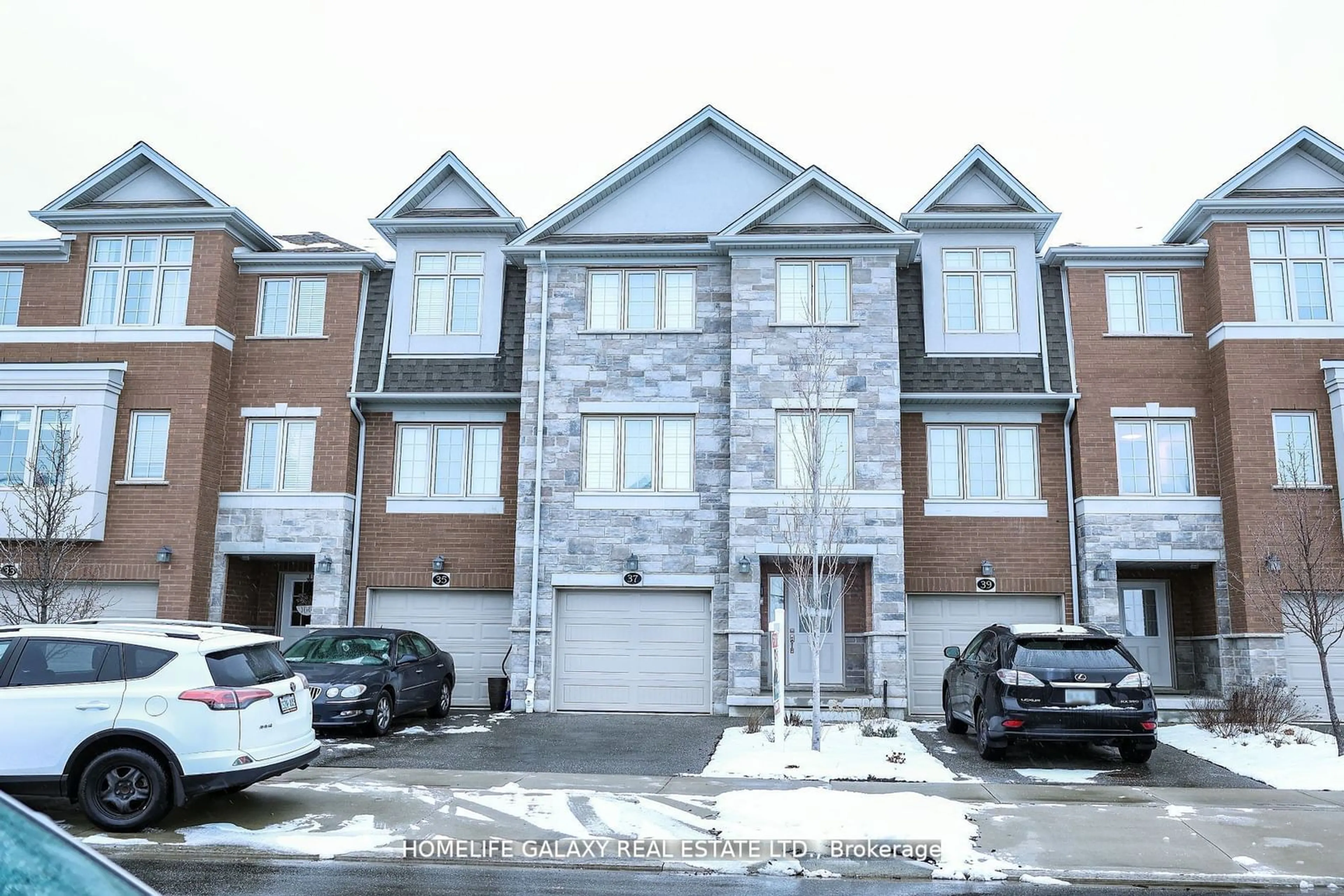 A pic from exterior of the house or condo, the street view for 37 Sportsman Hill St, Kitchener Ontario N2P 2L1