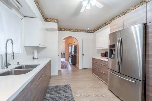 Additional property image - 50 1/2 Clyde St