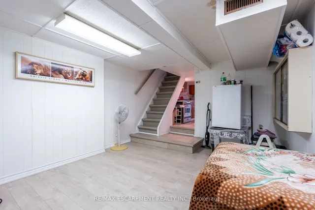 Additional property image - 50 1/2 Clyde St