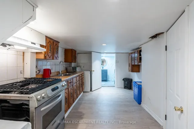 Additional property image - 50 1/2 Clyde St