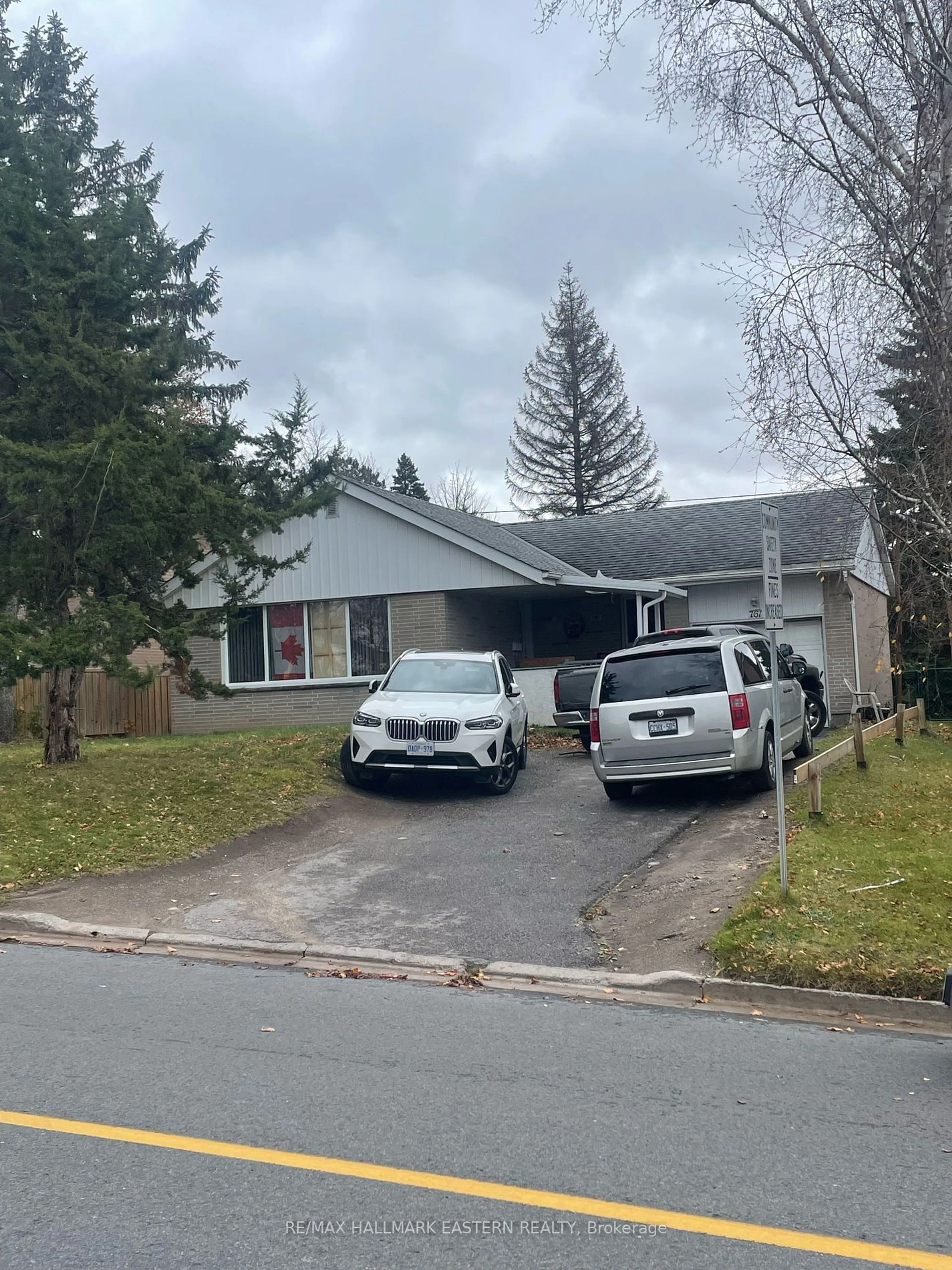 Frontside or backside of a home, the street view for 761 Weller St, Peterborough Ontario K9J 4X4