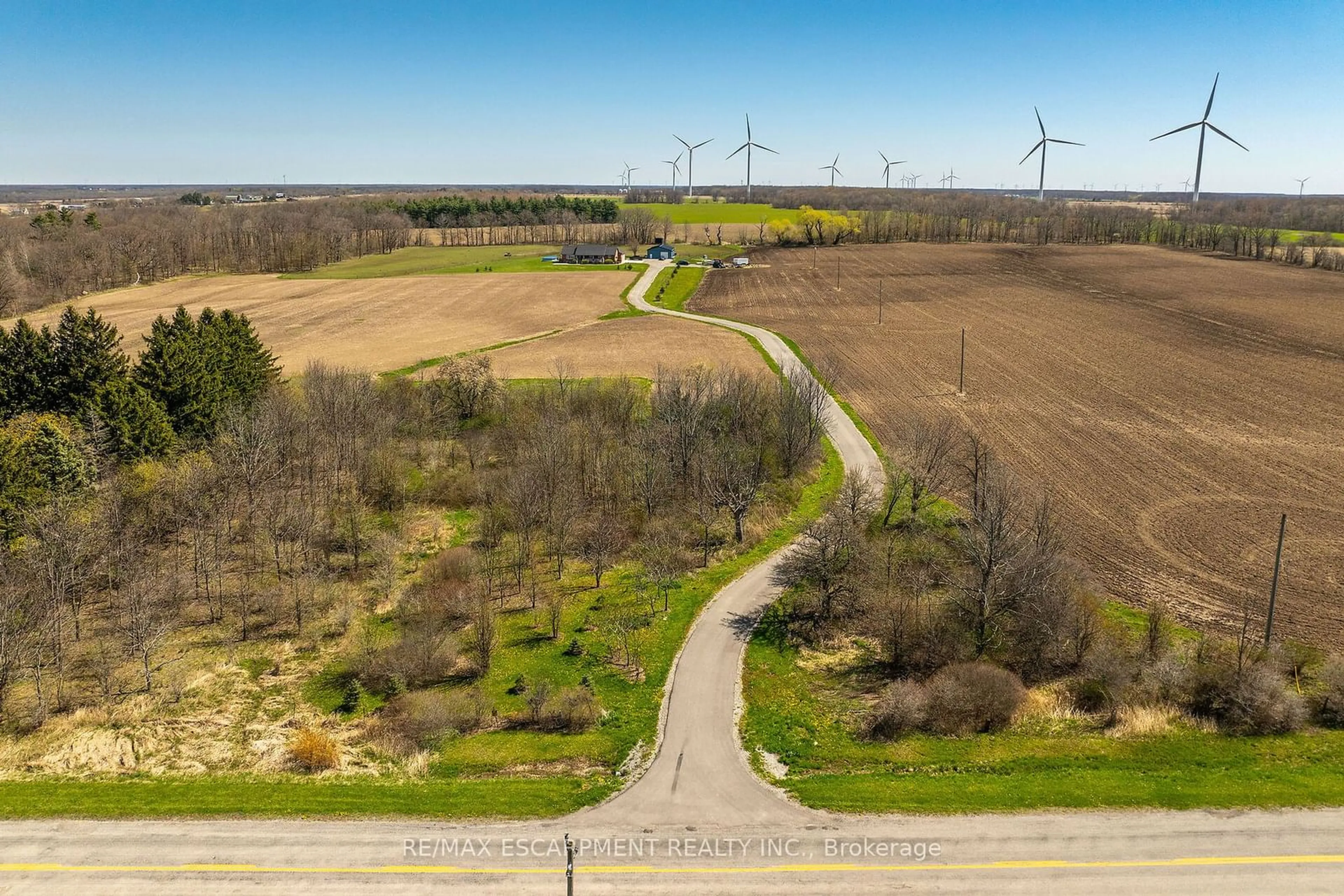 A pic from exterior of the house or condo, the street view for 626 #50 Haldimand Rd, Haldimand Ontario N0A 1E0