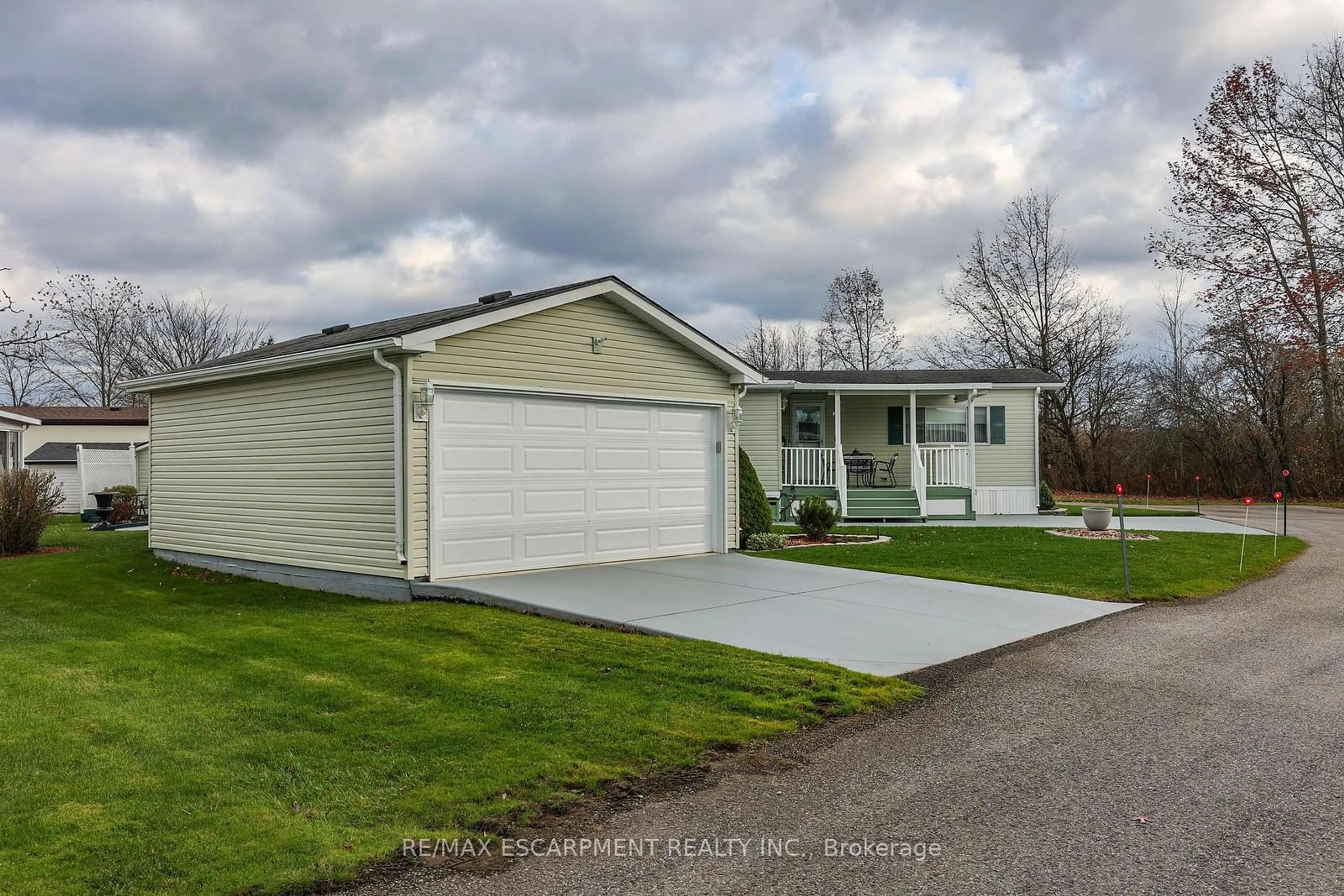 Frontside or backside of a home, cottage for 3033 Townline Rd #335, Fort Erie Ontario L0S 1S1