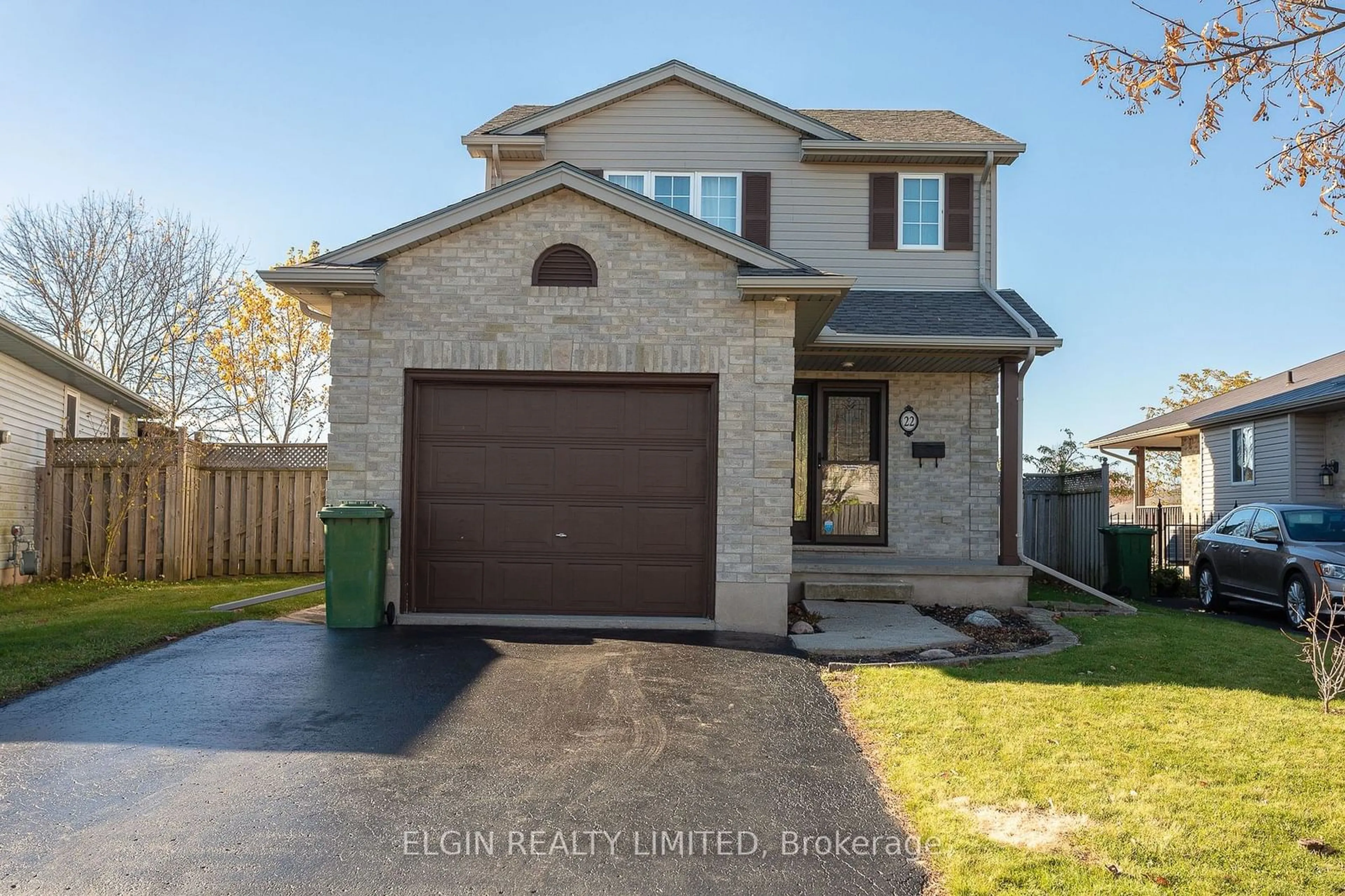 Frontside or backside of a home, cottage for 22 Cook Cres, St. Thomas Ontario N5R 6J3