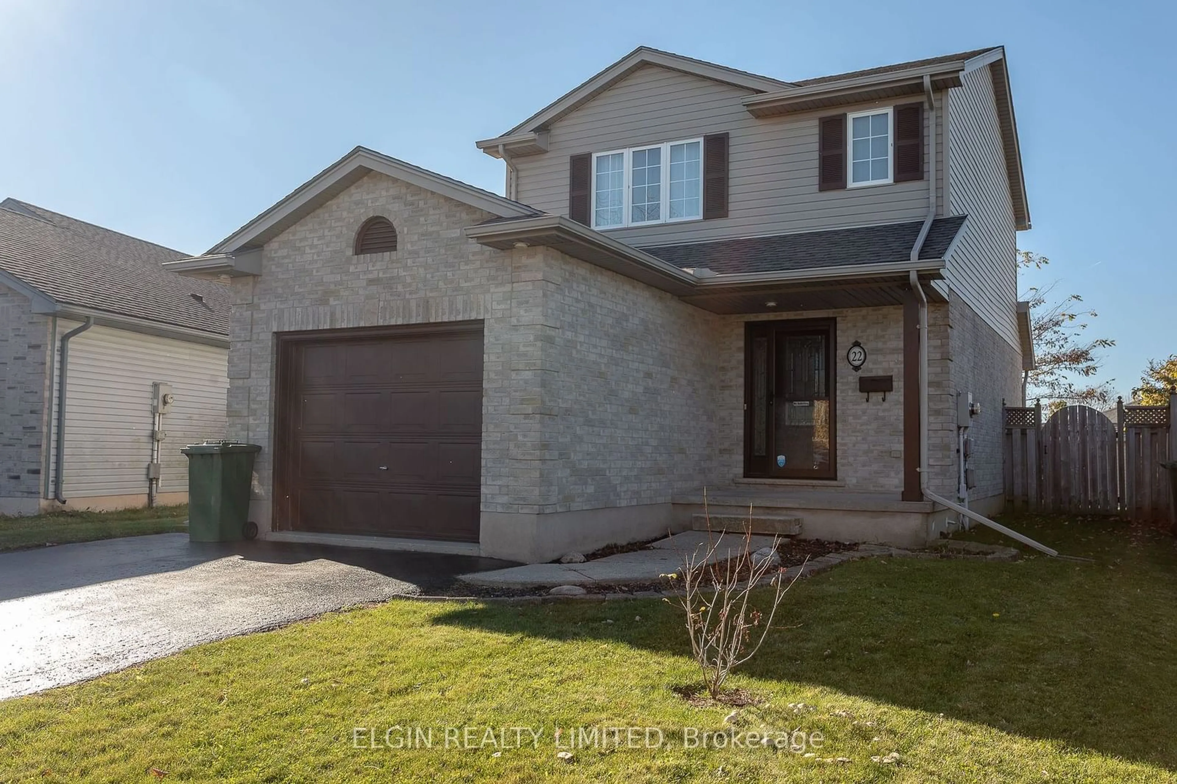 Frontside or backside of a home, the street view for 22 Cook Cres, St. Thomas Ontario N5R 6J3