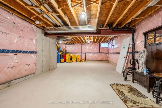 Additional property image - 8 CESAR Pl
