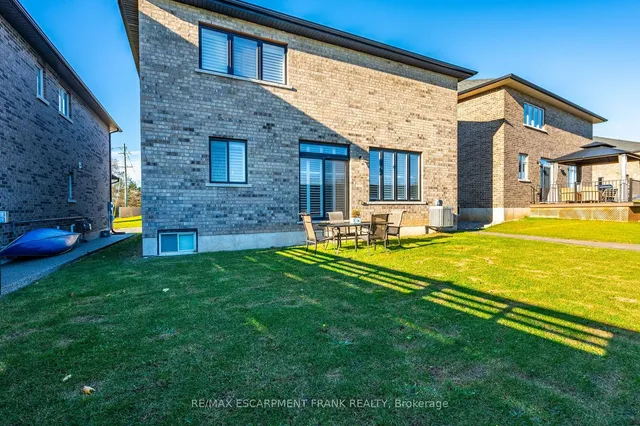 Additional property image - 8 CESAR Pl