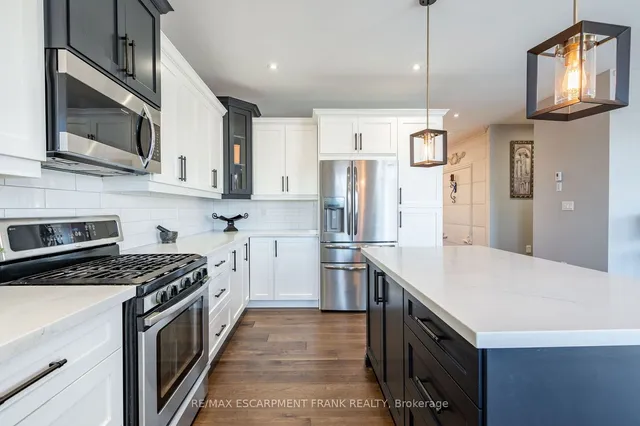 Additional property image - 8 CESAR Pl