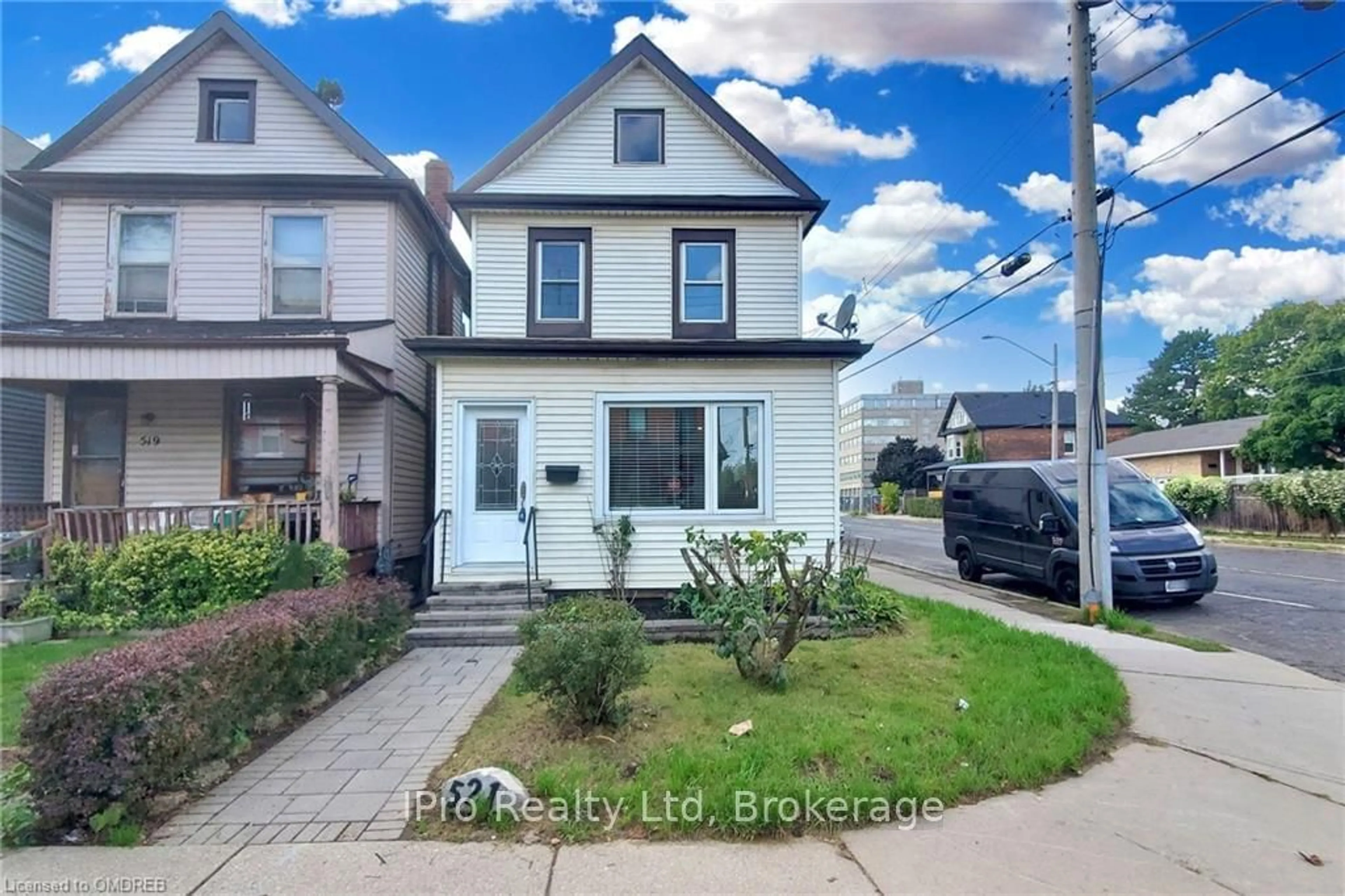 A pic from exterior of the house or condo, the street view for 521 HUGHSON St, Hamilton Ontario L8L 4N8