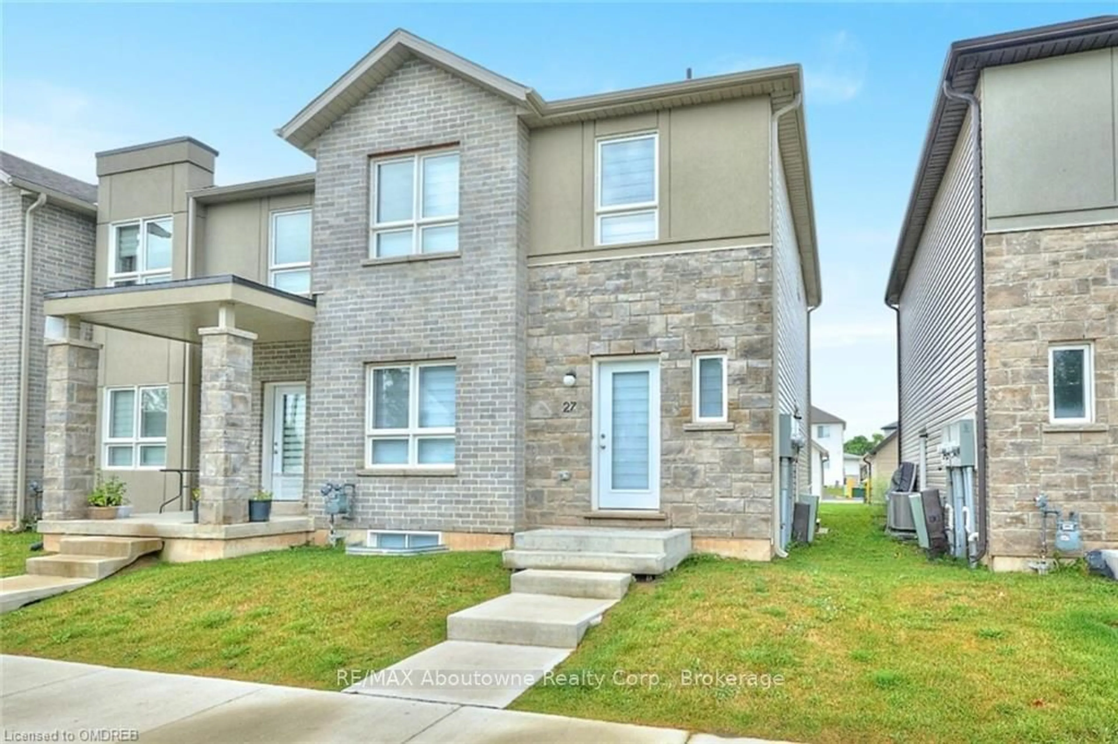 A pic from exterior of the house or condo, the street view for 19 PERENACK Ave #13, Welland Ontario L3C 2C6