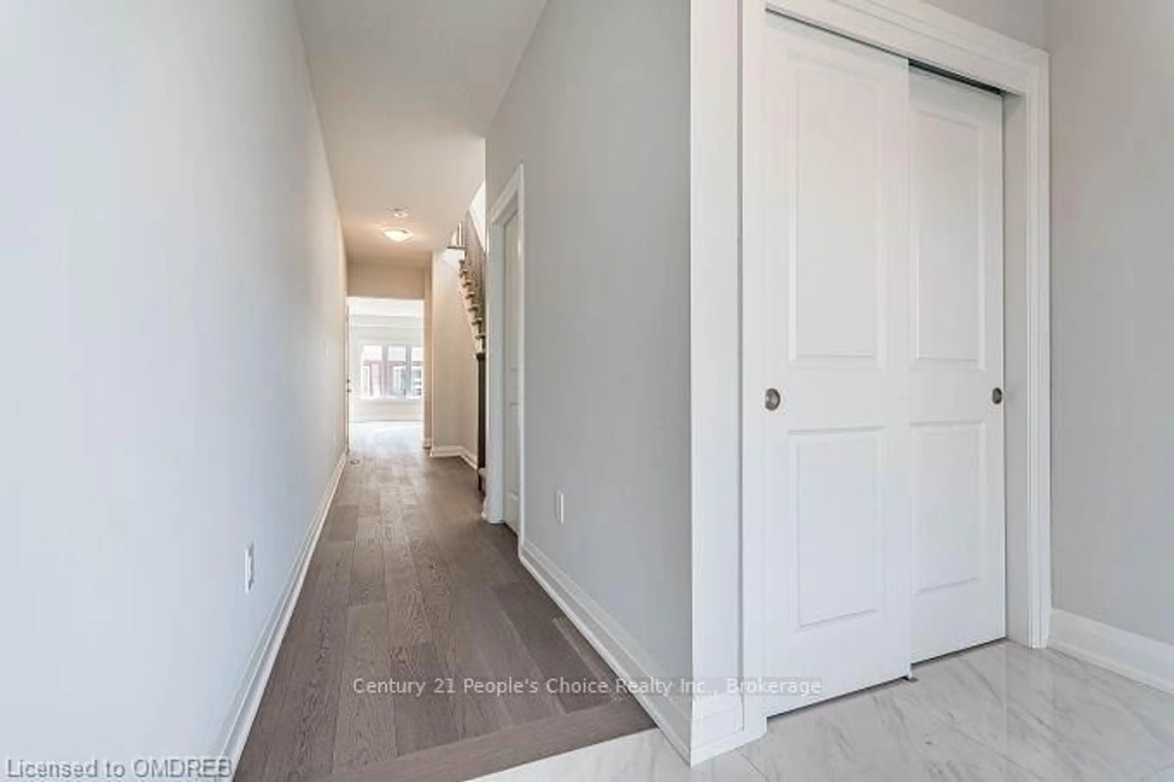 Indoor entryway, not visible floor for 100 BUR OAK Dr, Thorold Ontario L2V 0L8