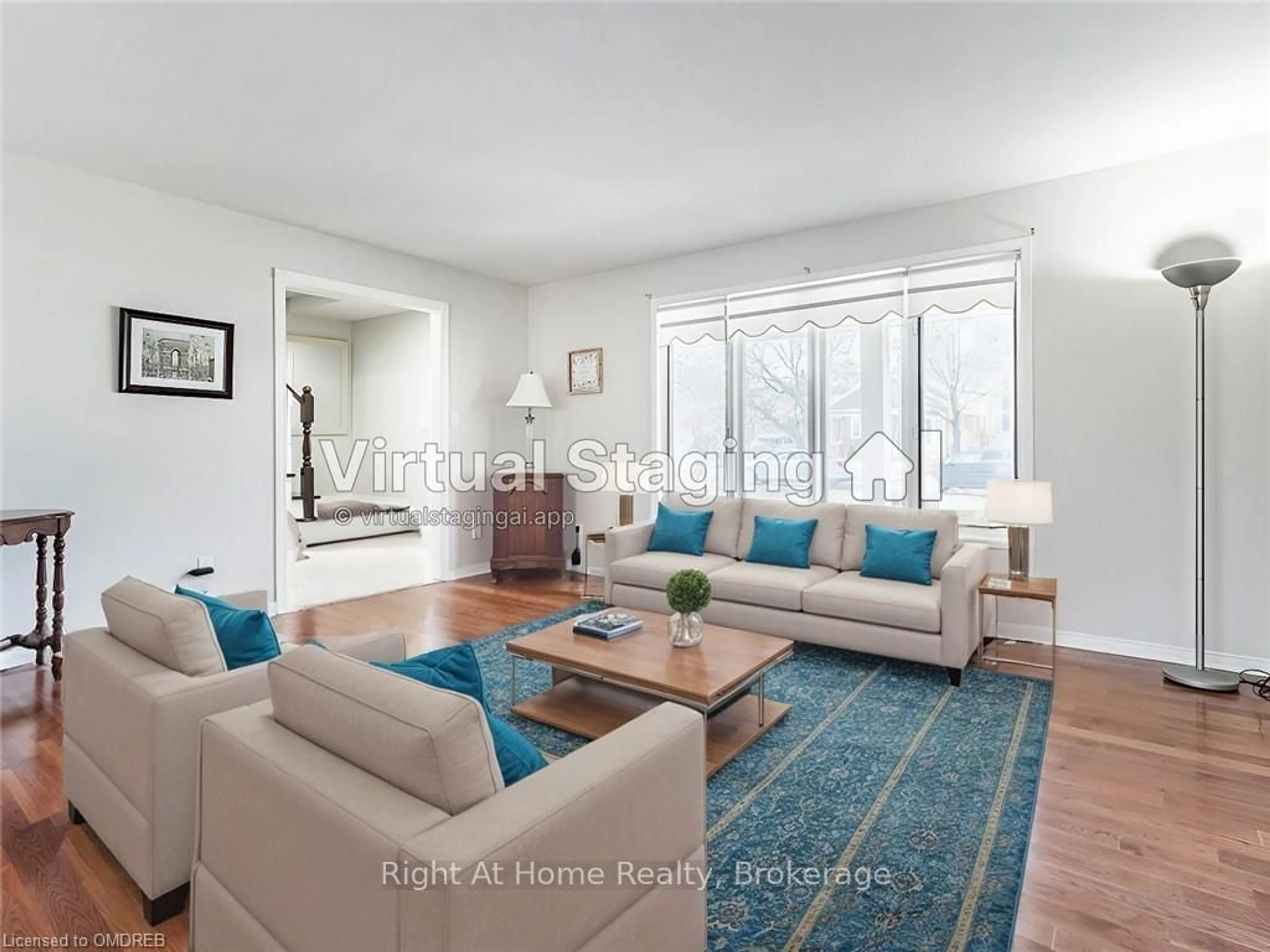 Living room, wood floors for 24 THE MEADOWS St, St. Catharines Ontario L2N 7L1