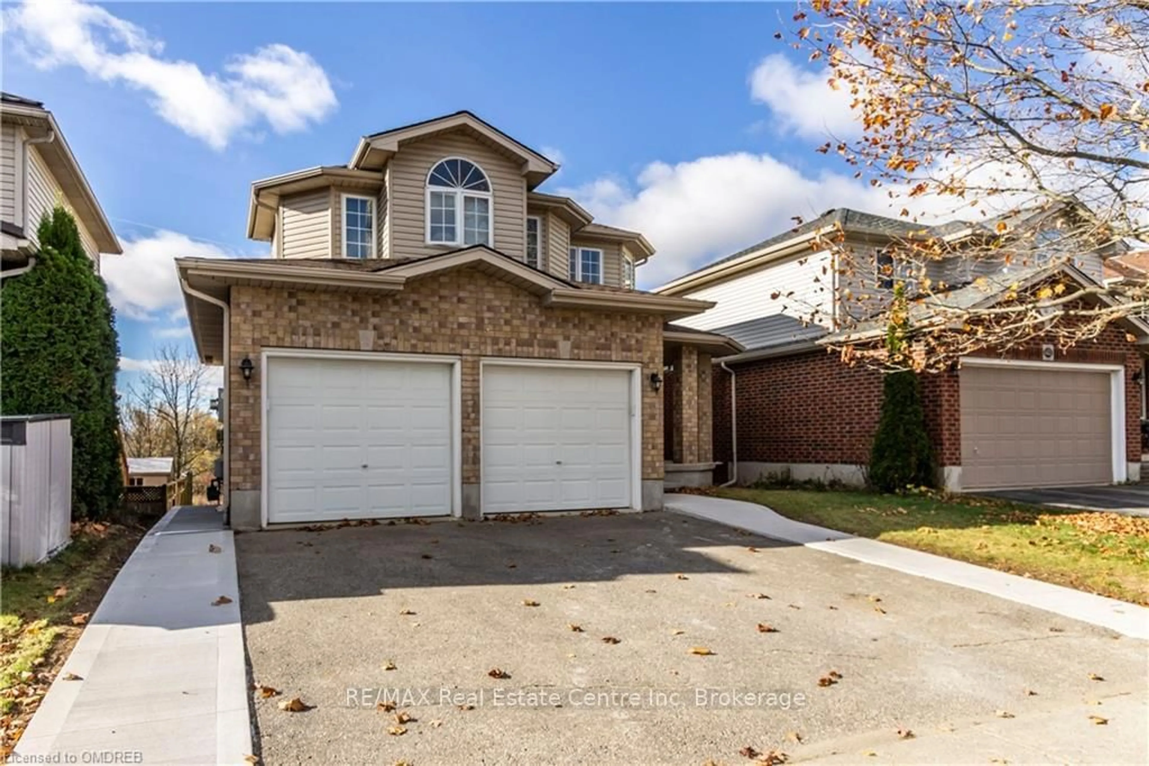 Frontside or backside of a home, the street view for 140 SEVERN Dr, Guelph Ontario N1E 7K6