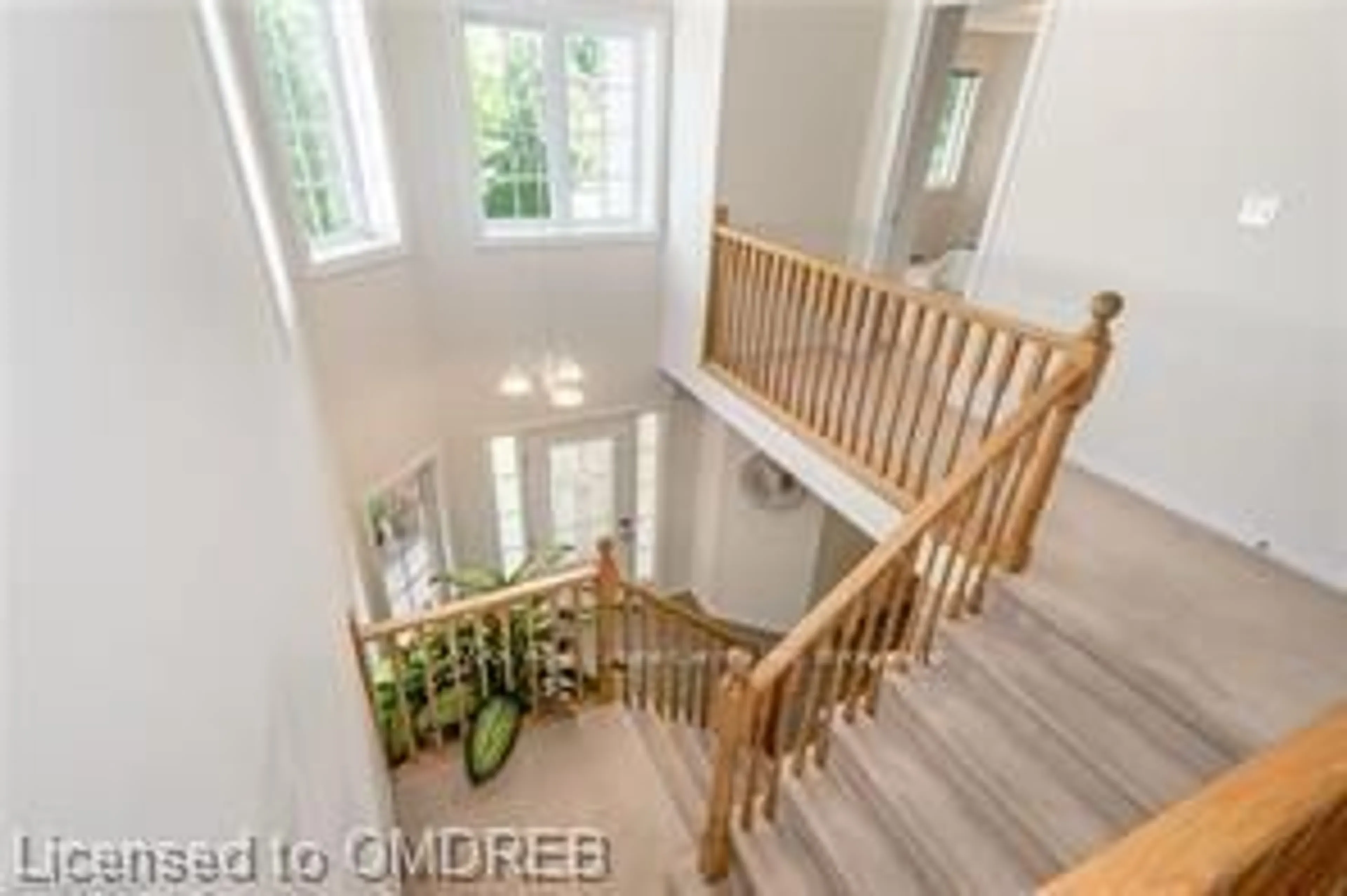 Indoor foyer, wood floors for 140 SEVERN Dr, Guelph Ontario N1E 7K6