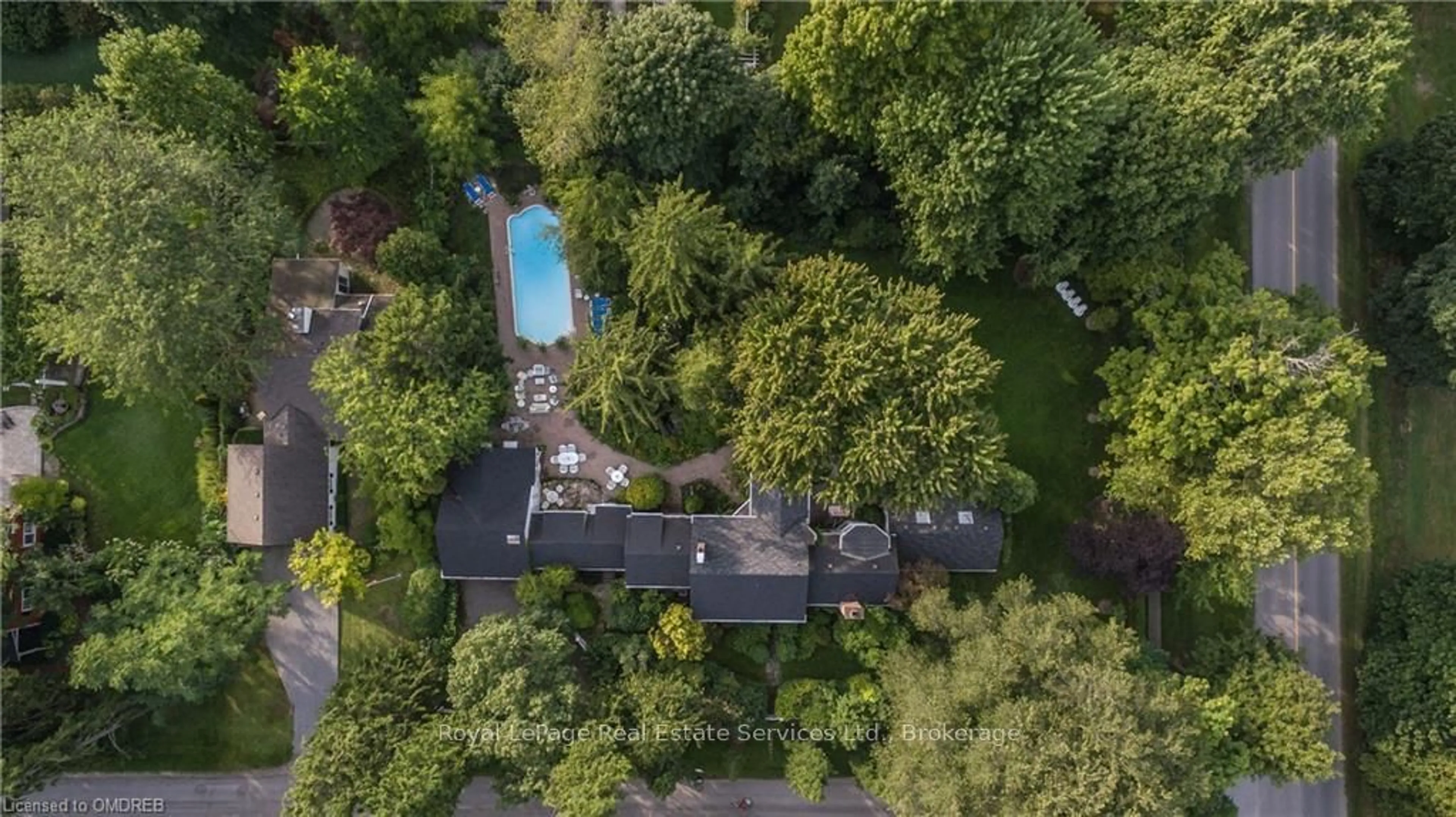 Indoor or outdoor pool for 217 BUTLER St, Niagara-on-the-Lake Ontario L0S 1J0