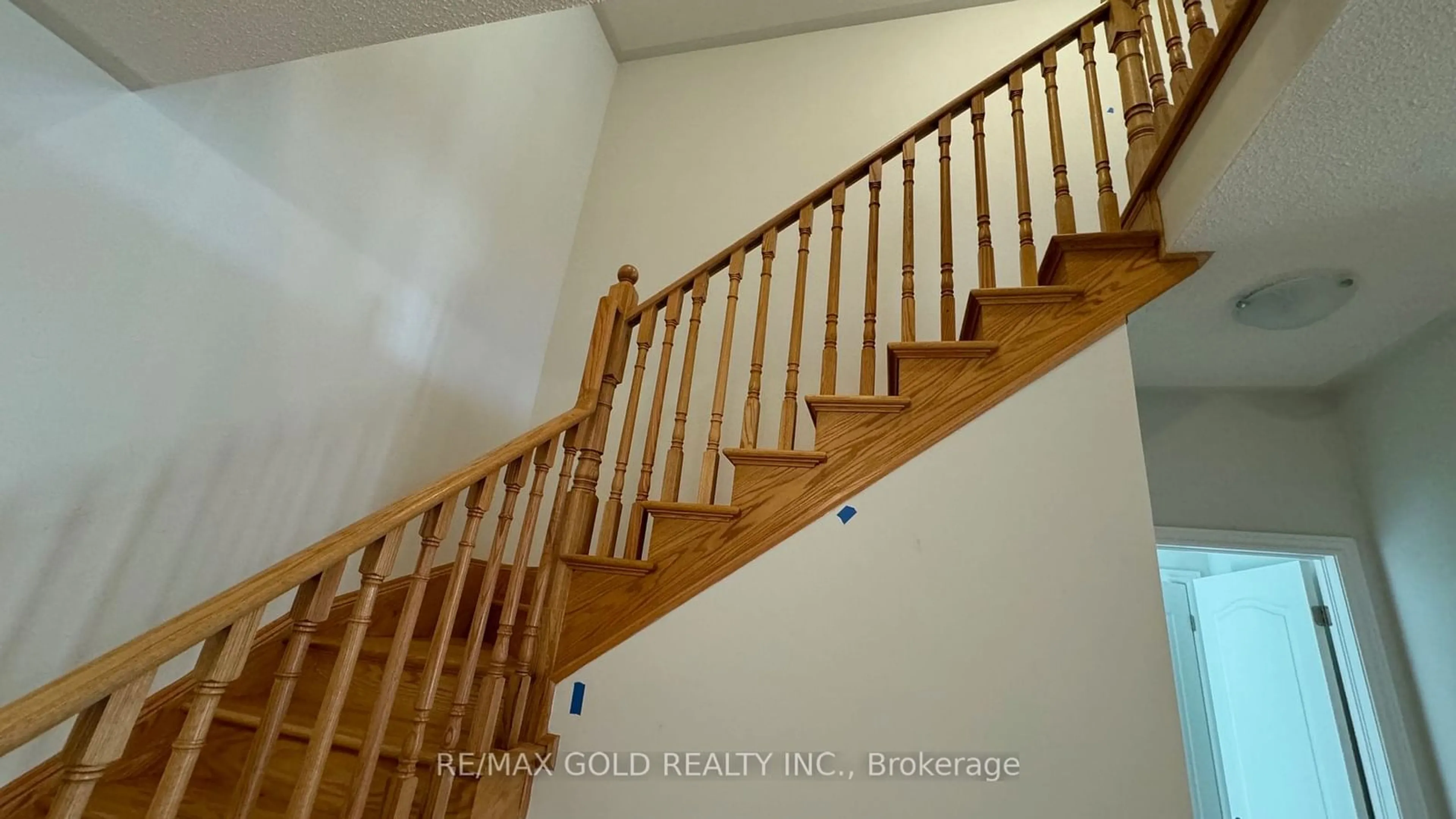 Stairs for 109 Palace St, Thorold Ontario L2V 0M9