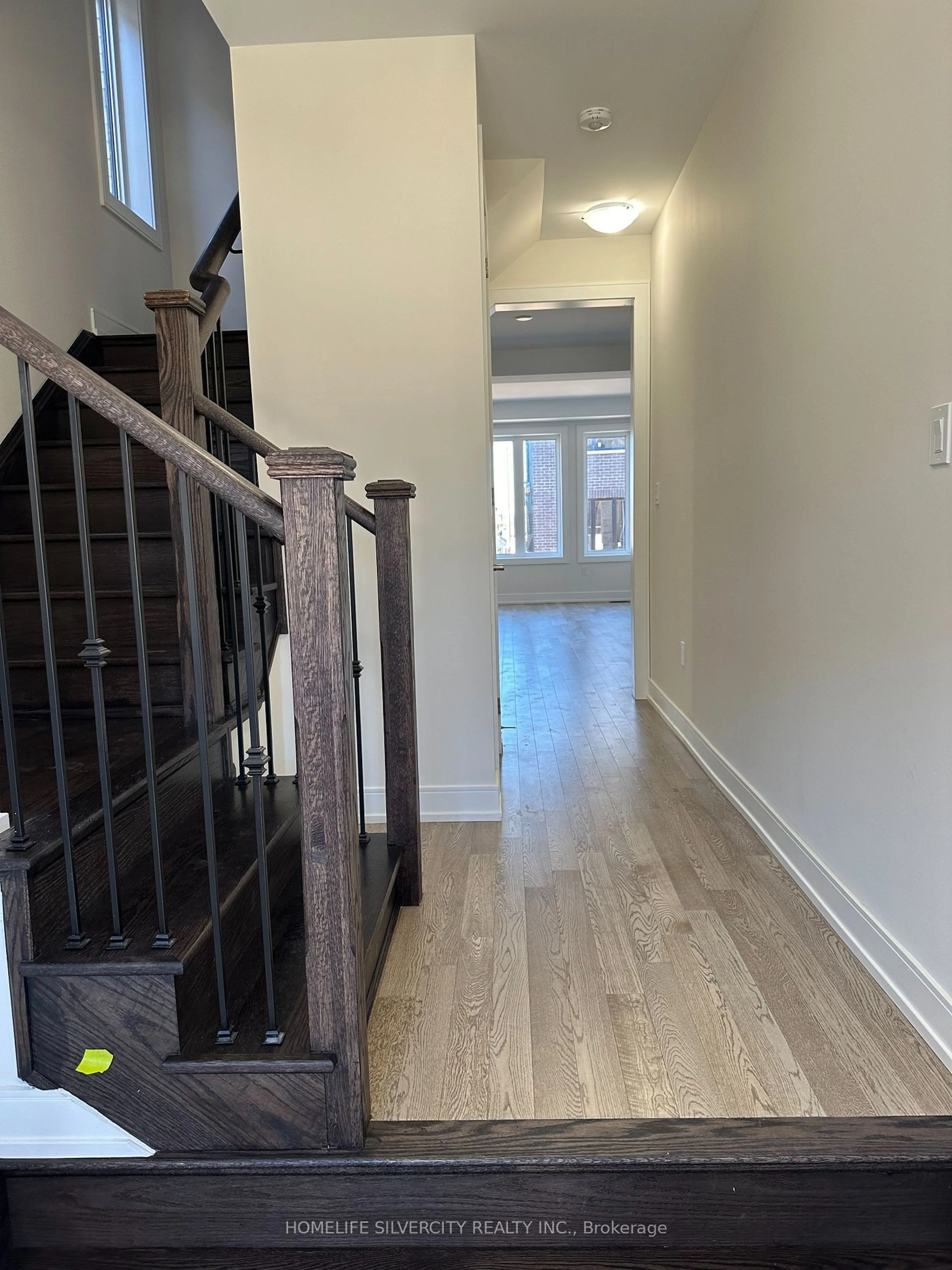 Indoor foyer, wood floors for 33 Spiers Rd, Erin Ontario N0B 1T0