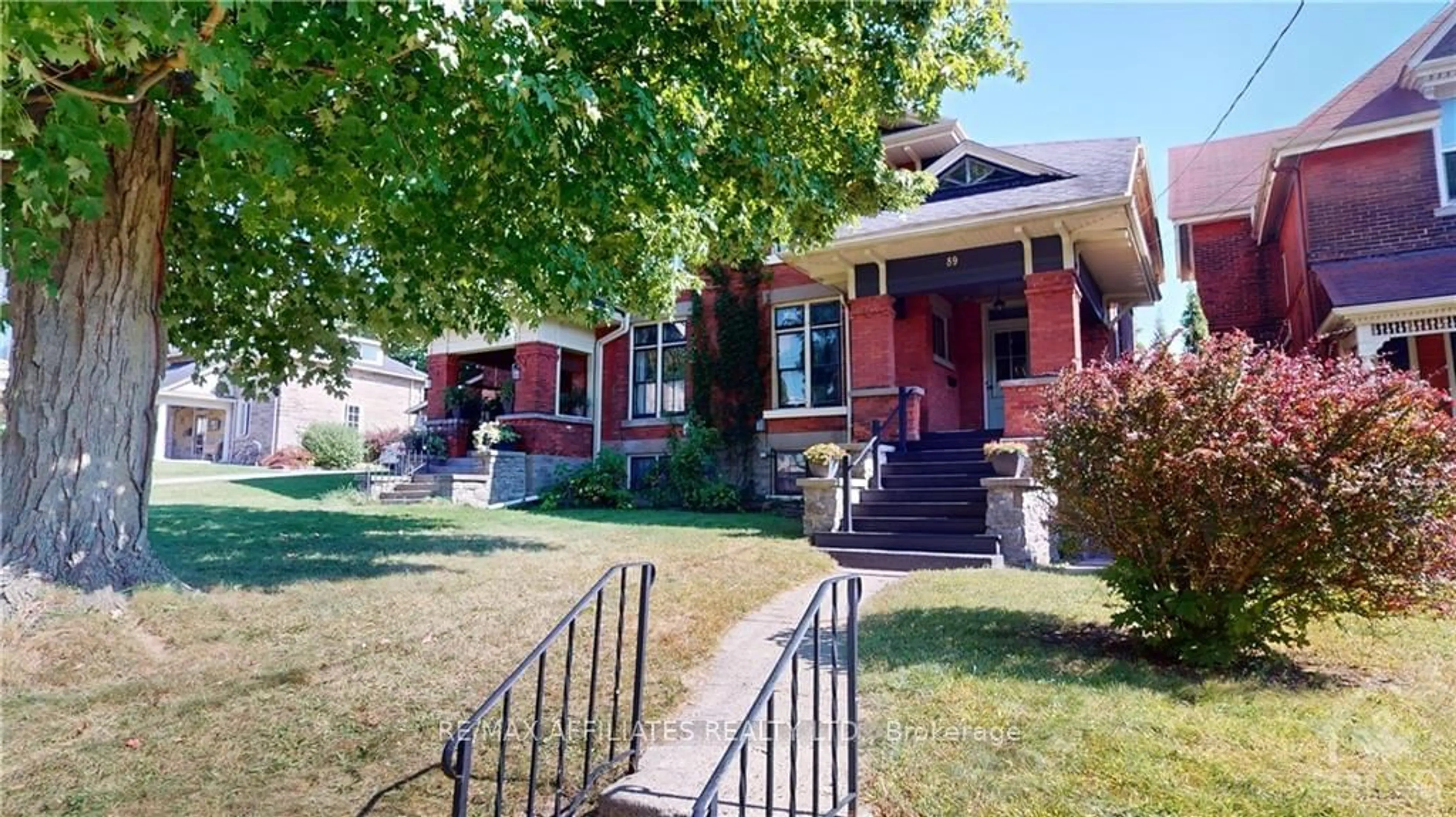 Frontside or backside of a home, the street view for 89 JAMES St, Brockville Ontario K6V 1K7