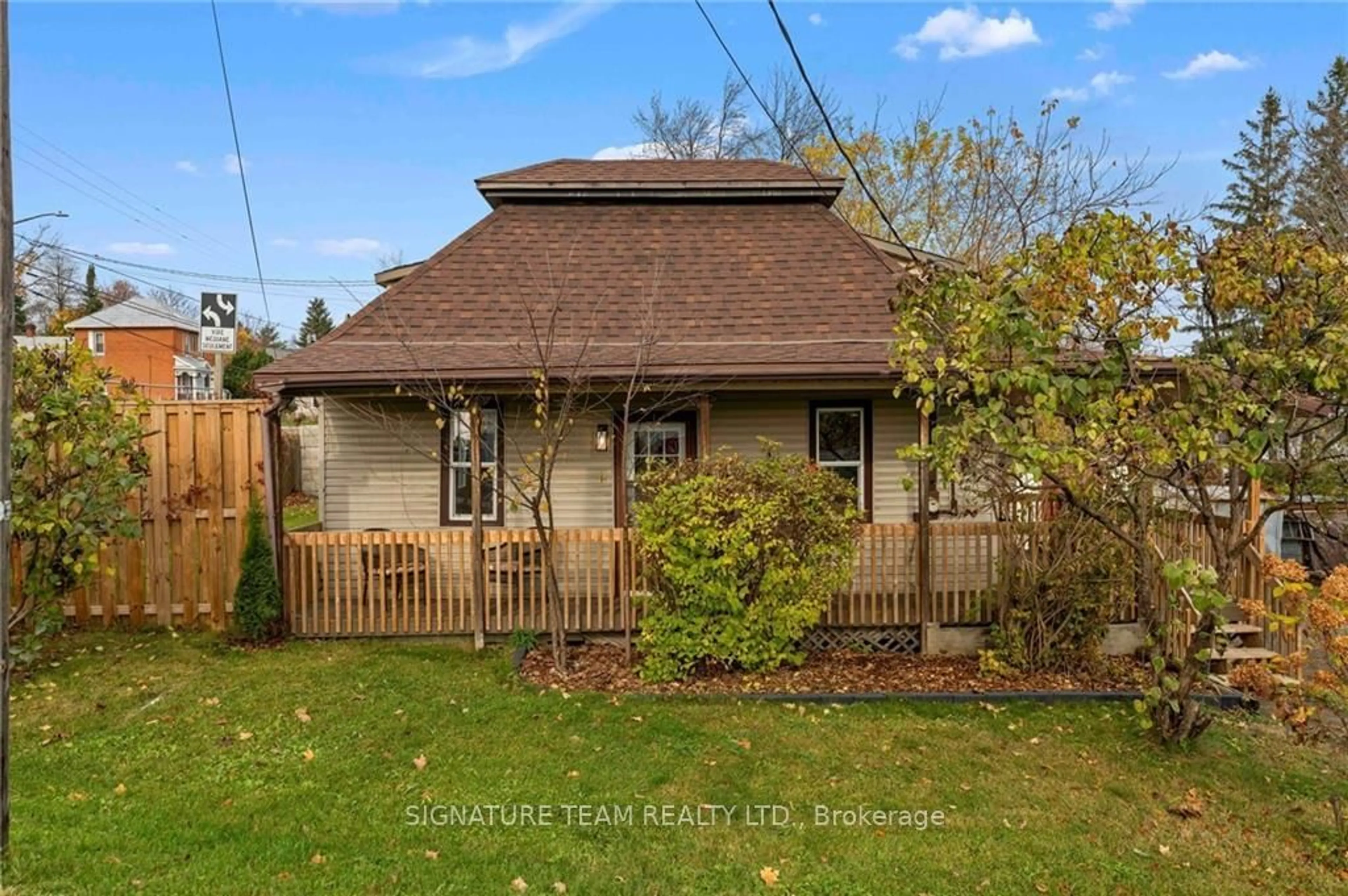 Frontside or backside of a home, cottage for 8 MAIN St, Whitewater Region Ontario K0J 1K0