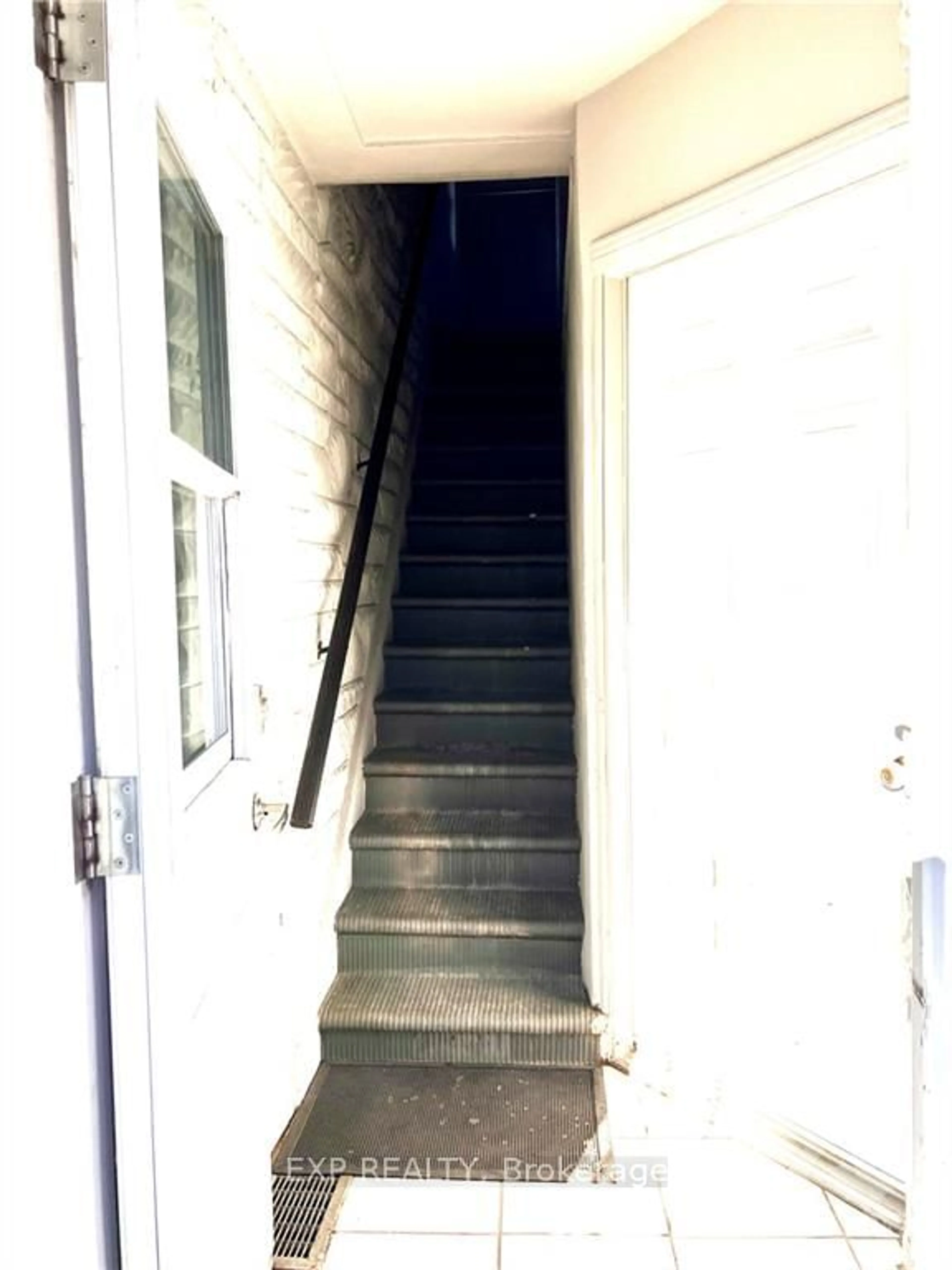 Stairs for 109-111 MARIER Ave, Vanier and Kingsview Park Ontario K1L 5R9