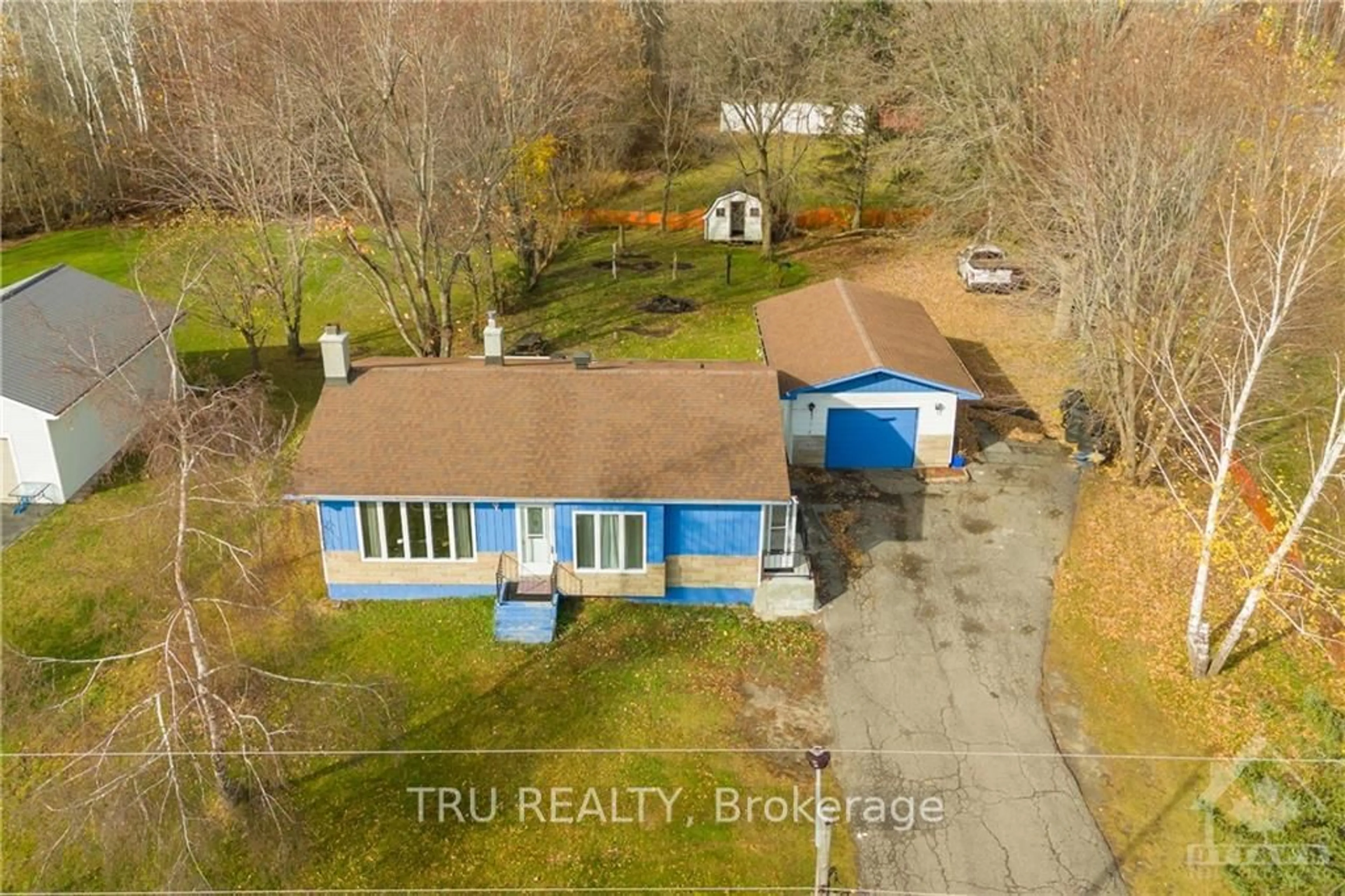 Frontside or backside of a home, the street view for 4775 THUNDER Rd, Carlsbad Springs Ontario K0A 1K0