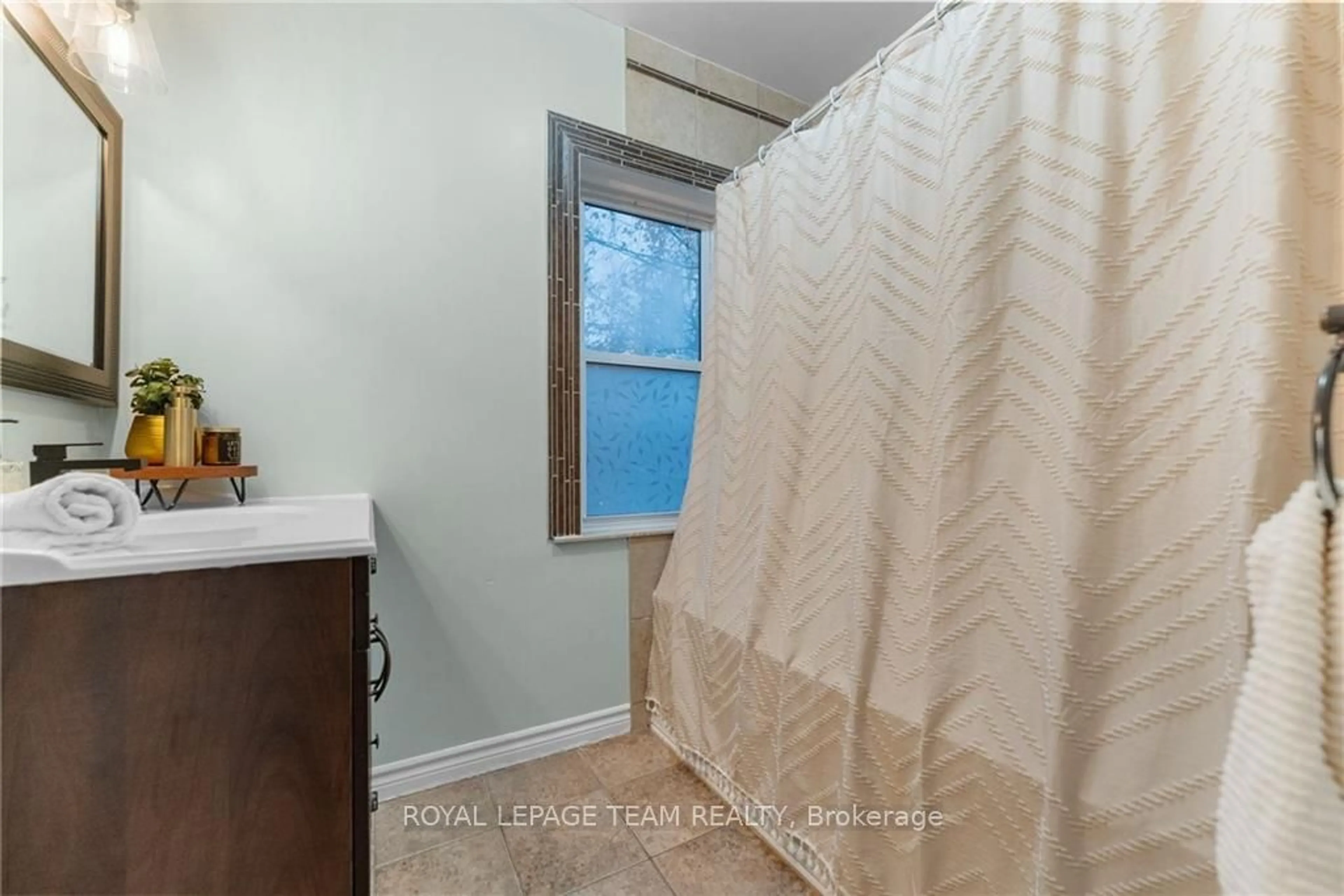 A pic of a room, not visible floor for 143 HARRY St, Renfrew Ontario K7V 3C8