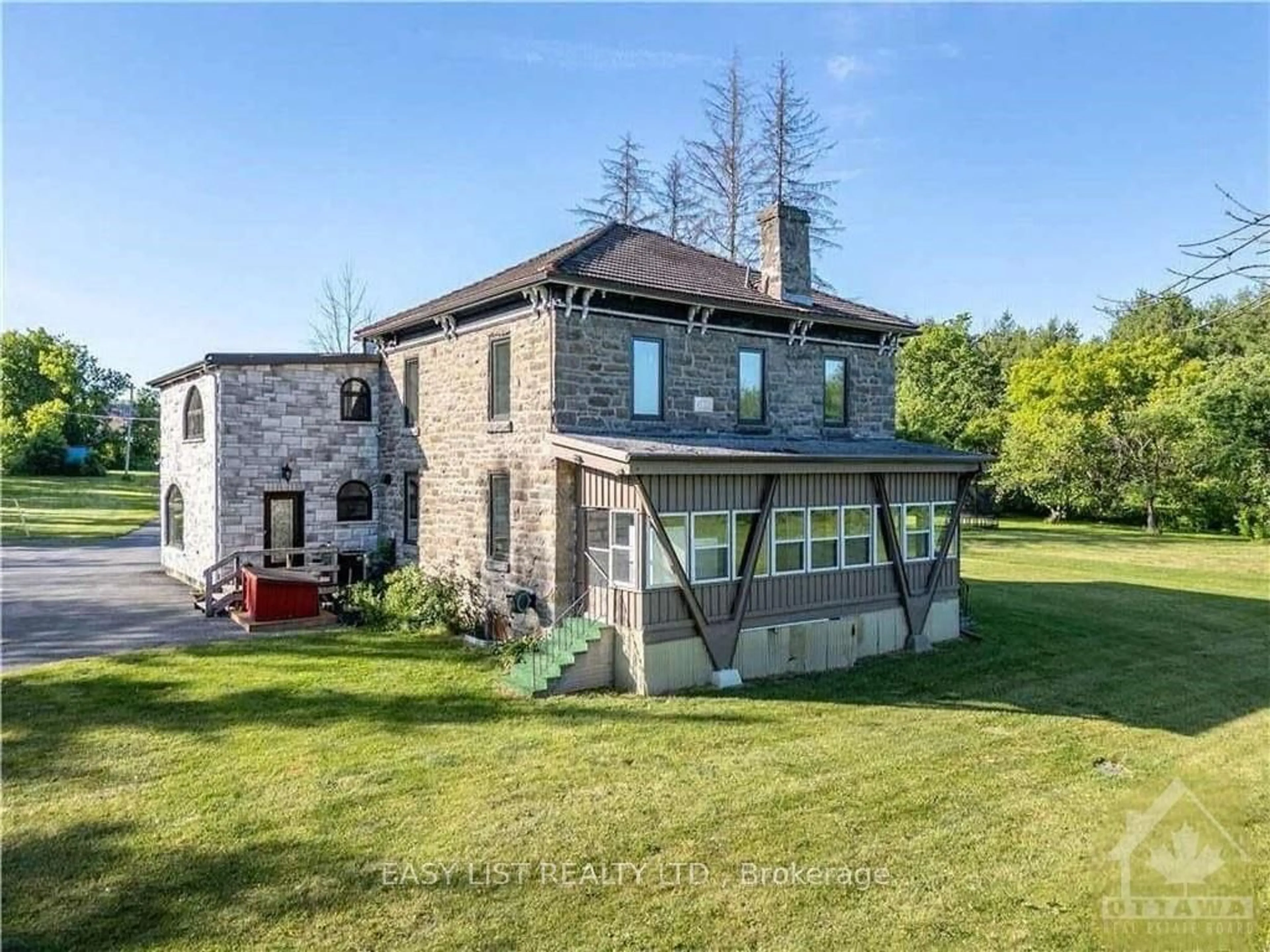 Frontside or backside of a home, cottage for 6327 PURCELL Rd, South Glengarry Ontario K6H 7R7