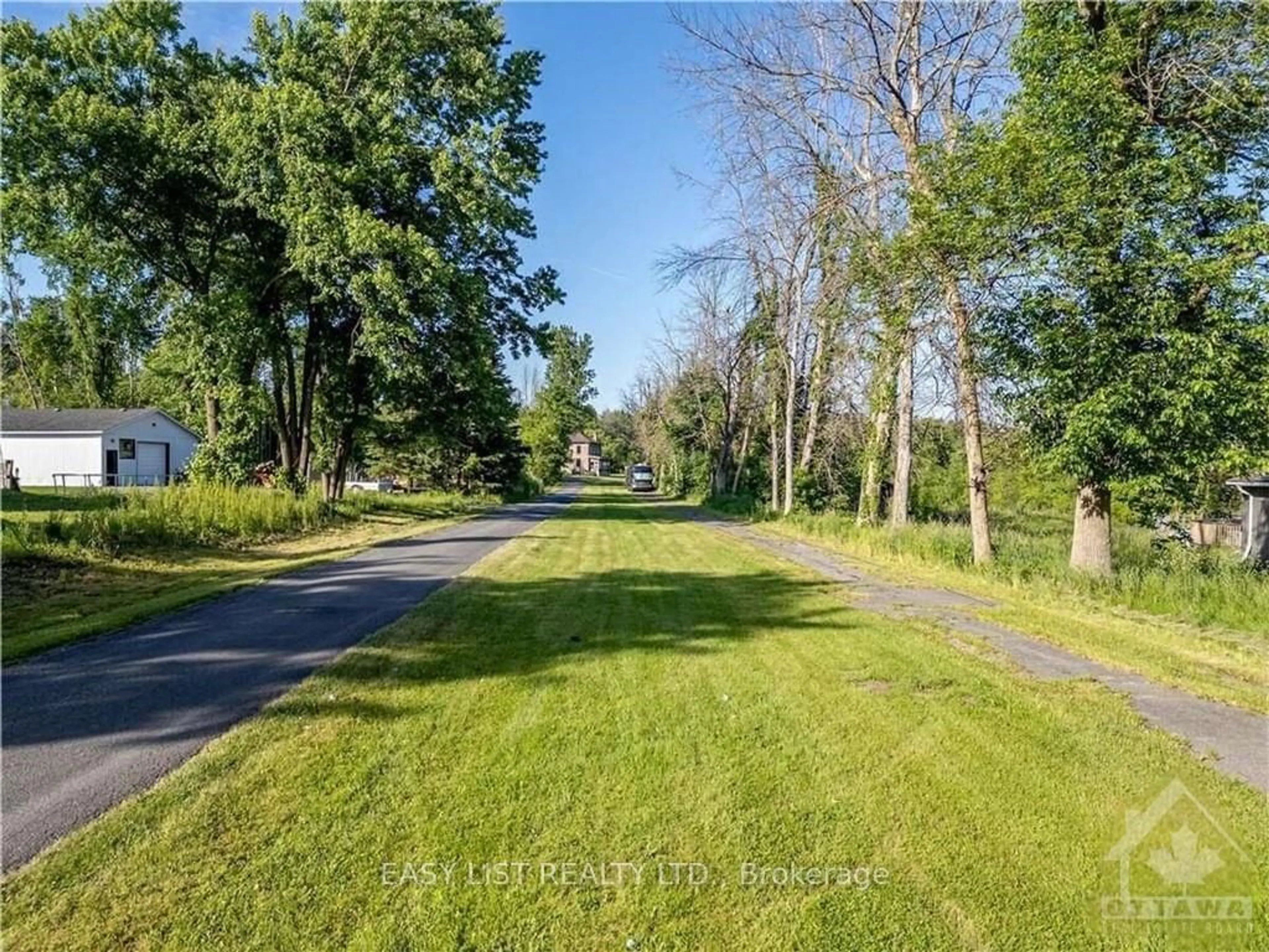 Frontside or backside of a home, the street view for 6327 PURCELL Rd, South Glengarry Ontario K6H 7R7