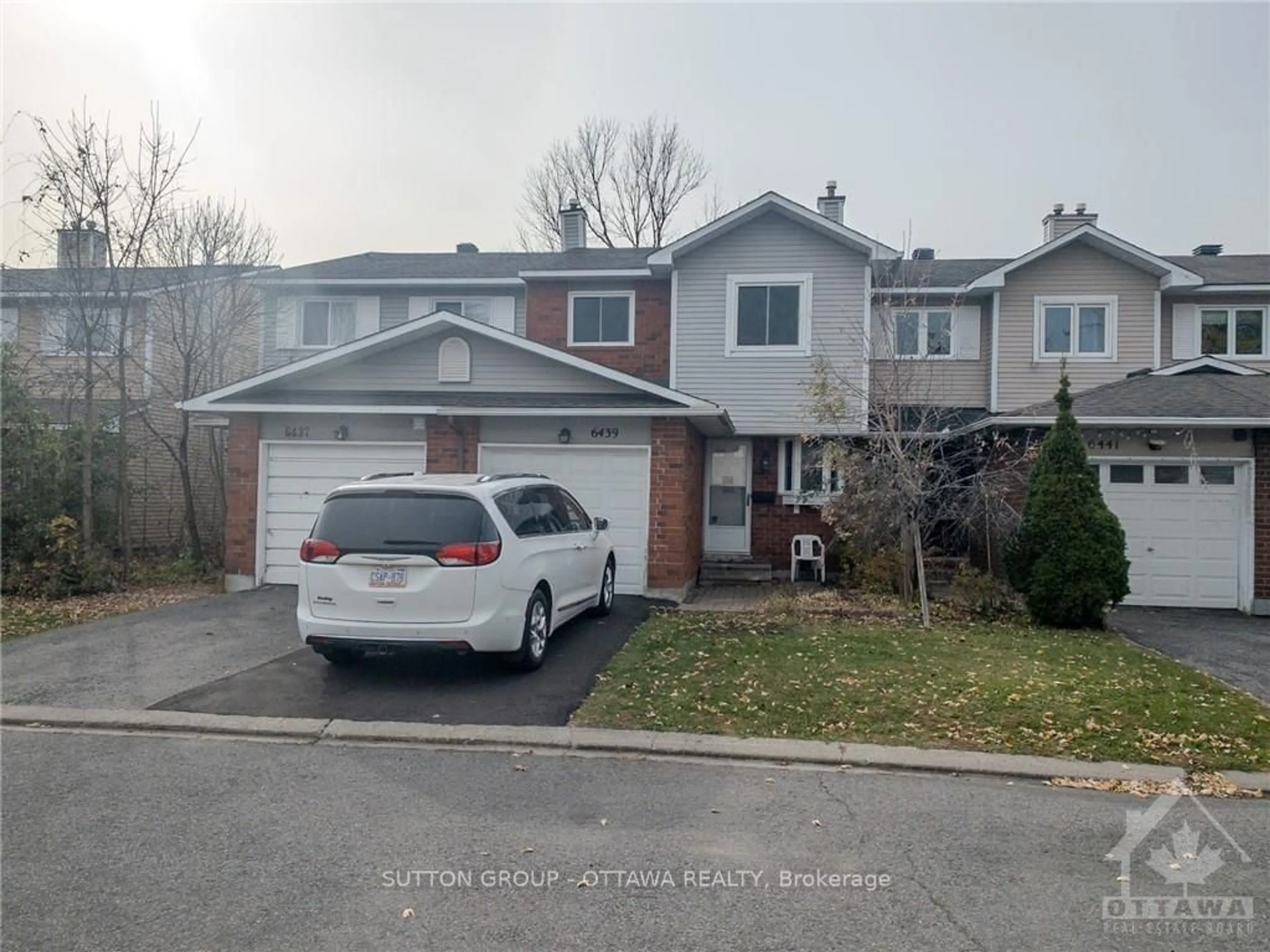 Frontside or backside of a home, the street view for 6439 TIMOTHY Crt, Orleans - Convent Glen and Area Ontario K1C 3E5