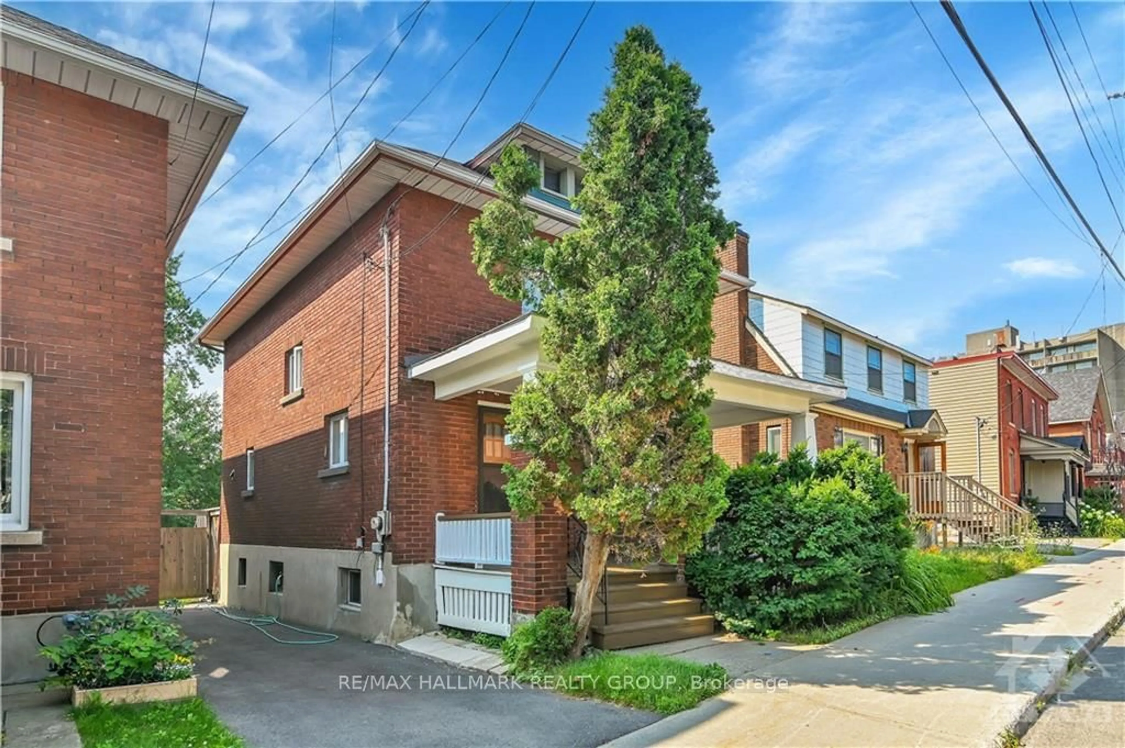 A pic from exterior of the house or condo, the street view for 62 LEES Ave, Glebe - Ottawa East and Area Ontario K1S 0B9