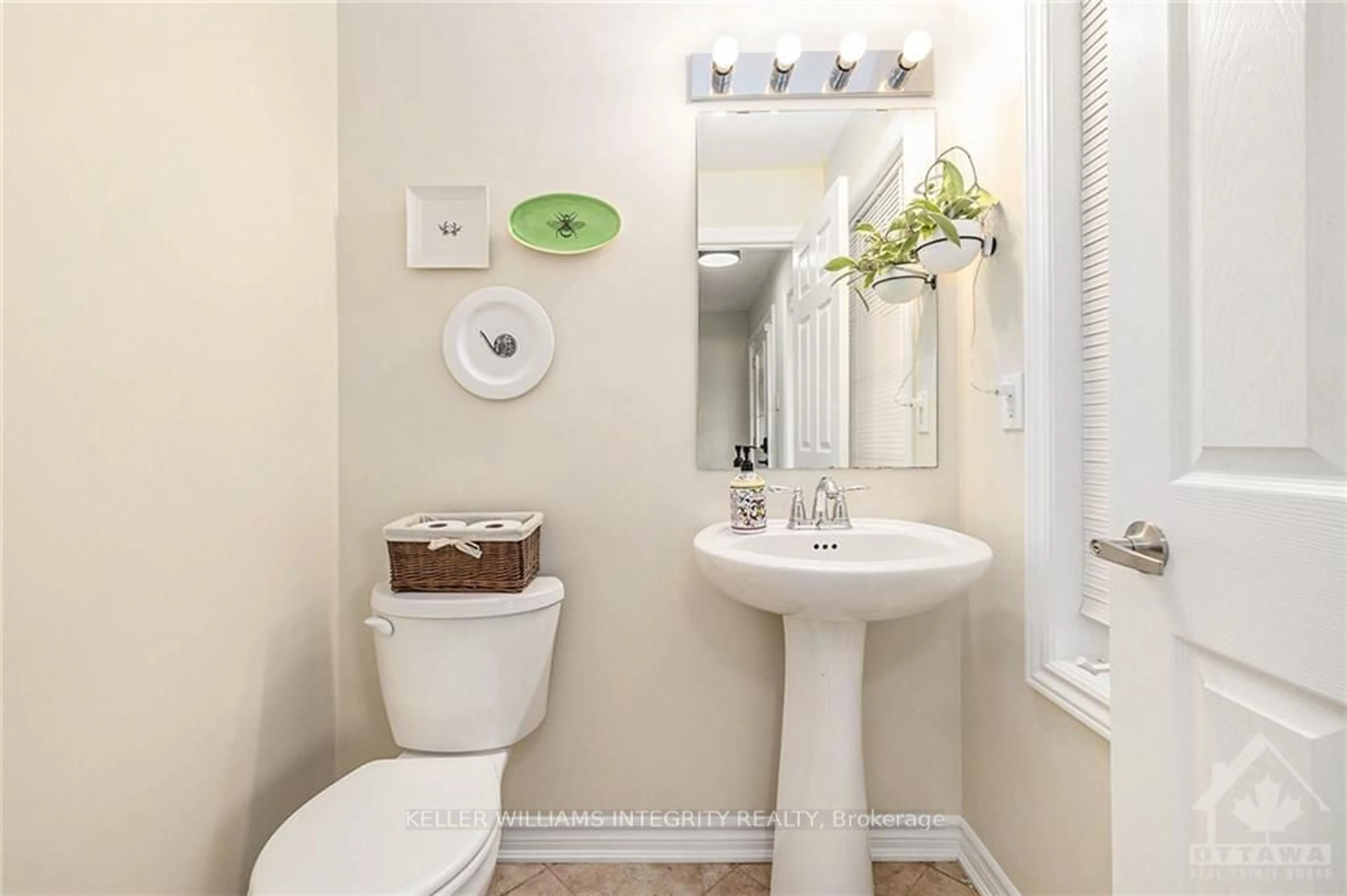 Bathroom, wood floors for 311 GALLANTRY Way, Stittsville - Munster - Richmond Ontario K2S 0P8