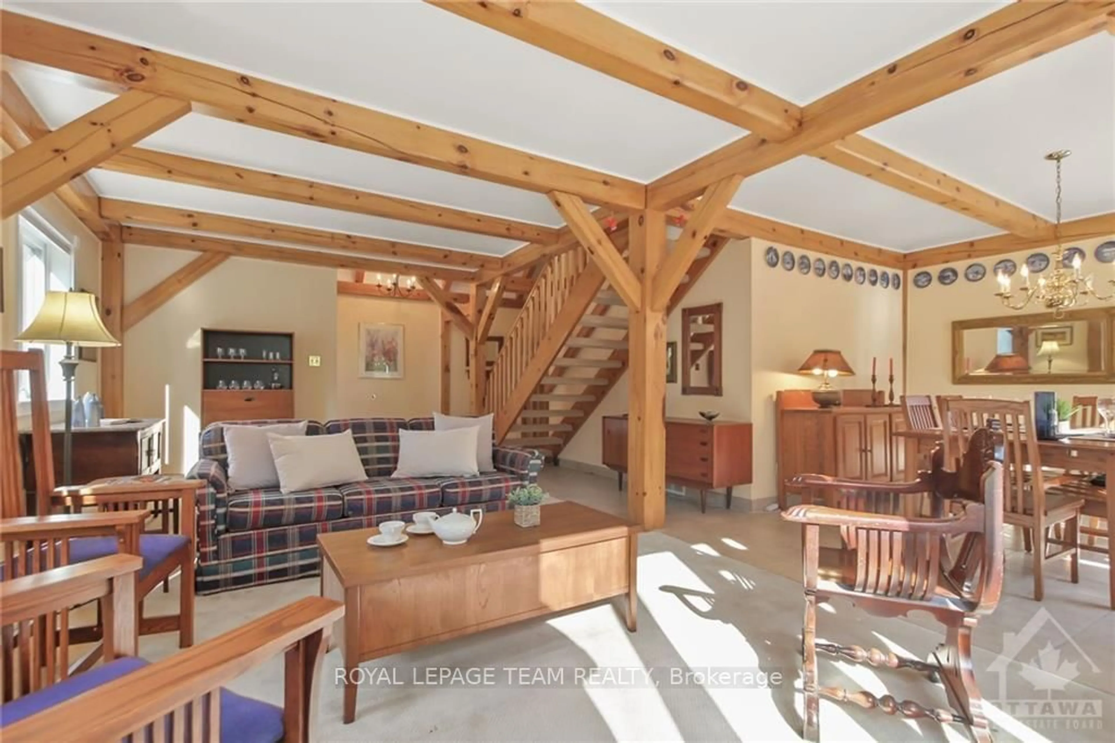 Living room, wood floors for 4883 TORBOLTON RIDGE Rd, Constance Bay - Dunrobin - Kilmaurs - Woodlawn Ontario K0A 3M0