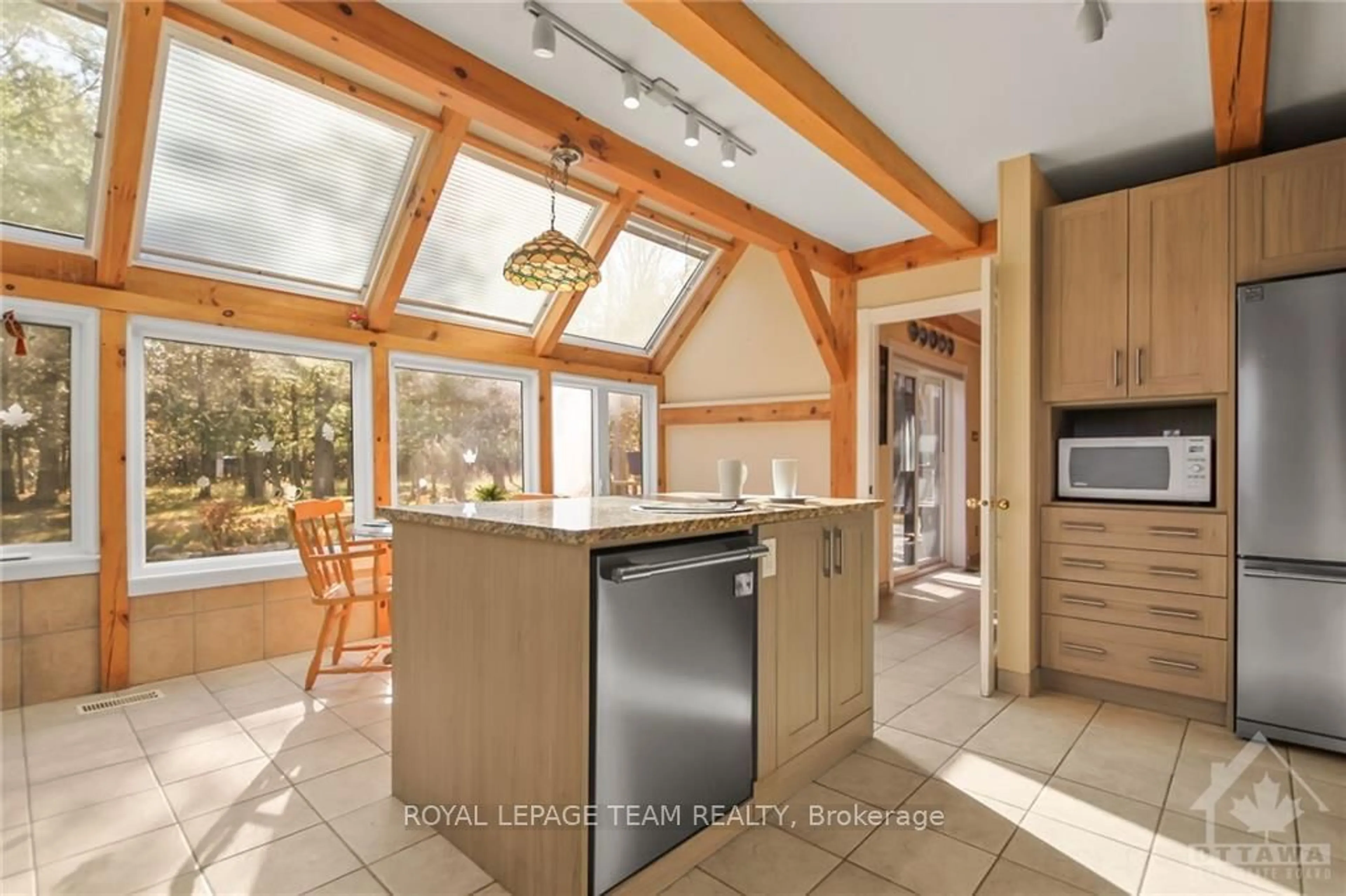 Open concept kitchen for 4883 TORBOLTON RIDGE Rd, Constance Bay - Dunrobin - Kilmaurs - Woodlawn Ontario K0A 3M0