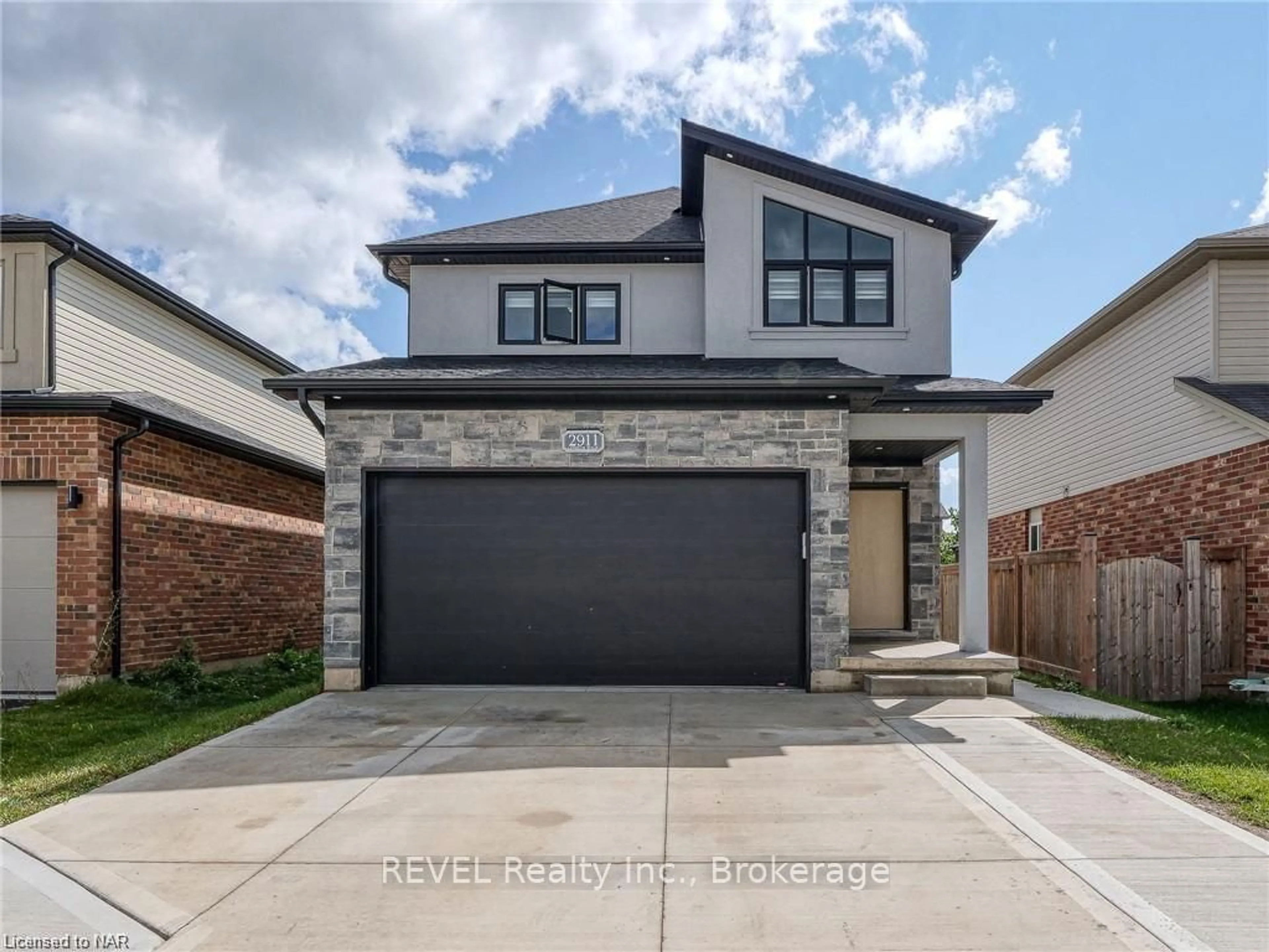 Frontside or backside of a home, the street view for 2911 Lemieux Walk, London Ontario N6L 0A9