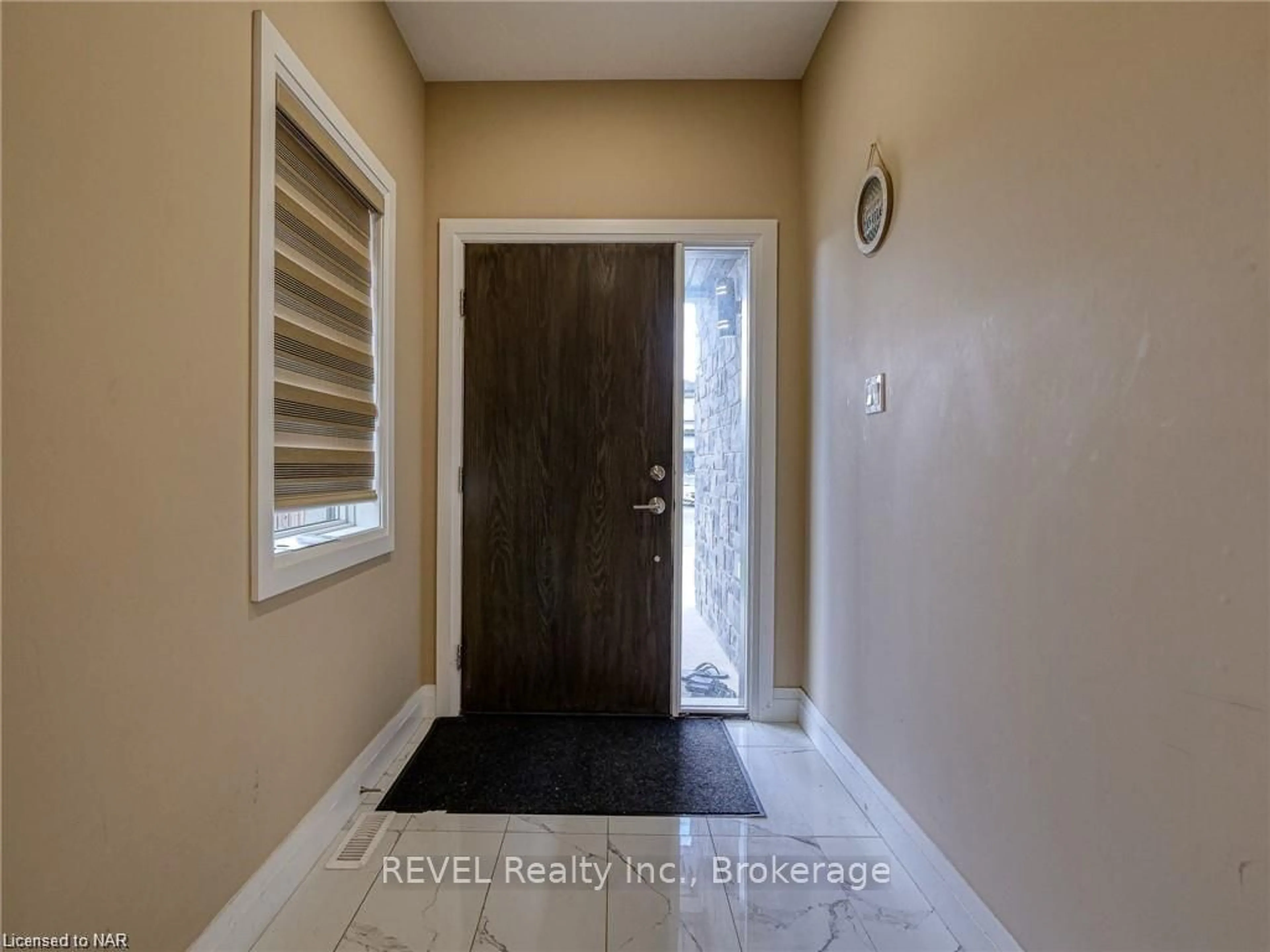 Indoor entryway, wood floors for 2911 Lemieux Walk, London Ontario N6L 0A9