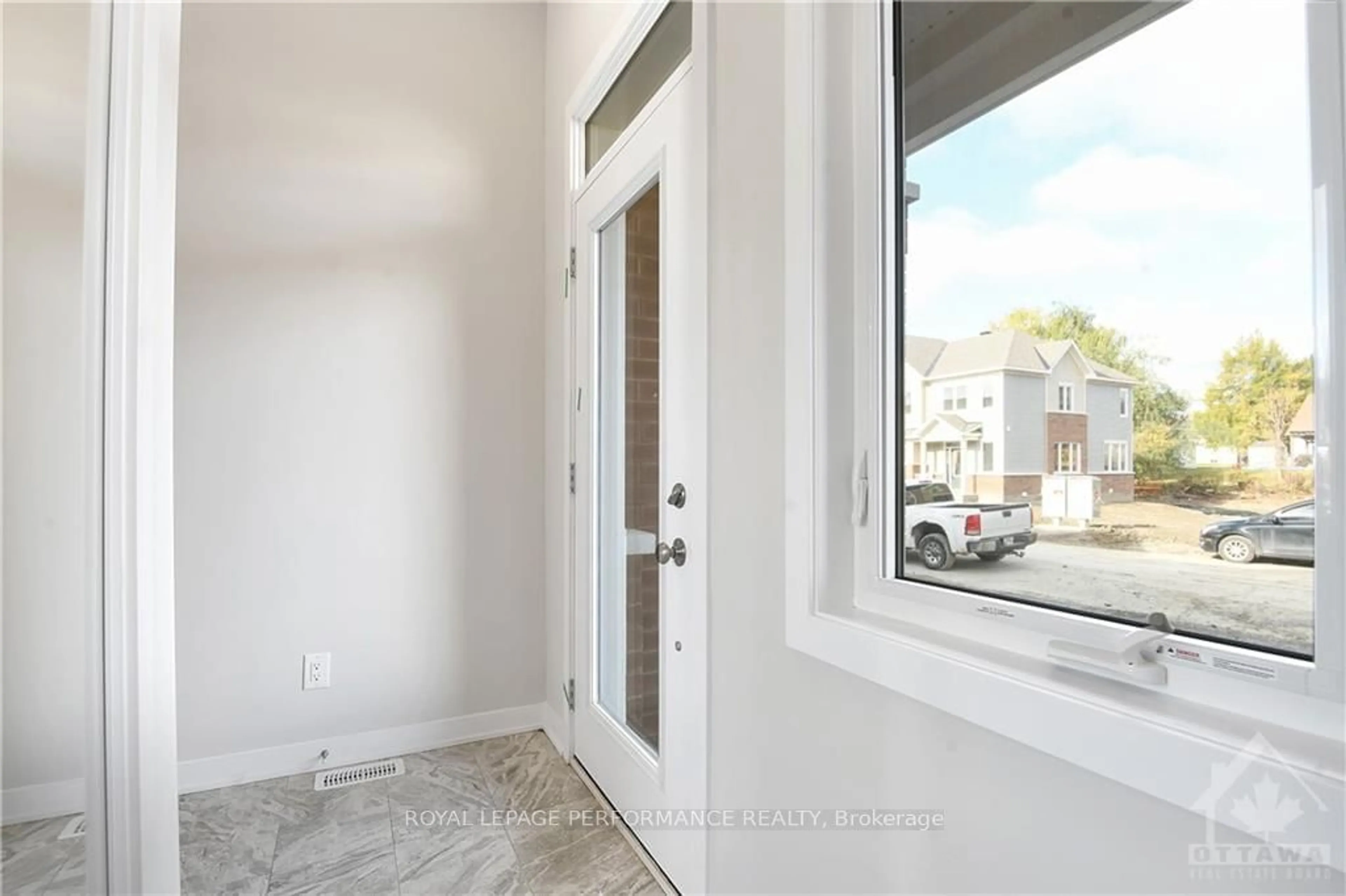 Indoor entryway, wood floors for 116 PIZZICATO St, Orleans - Convent Glen and Area Ontario K1W 0S2