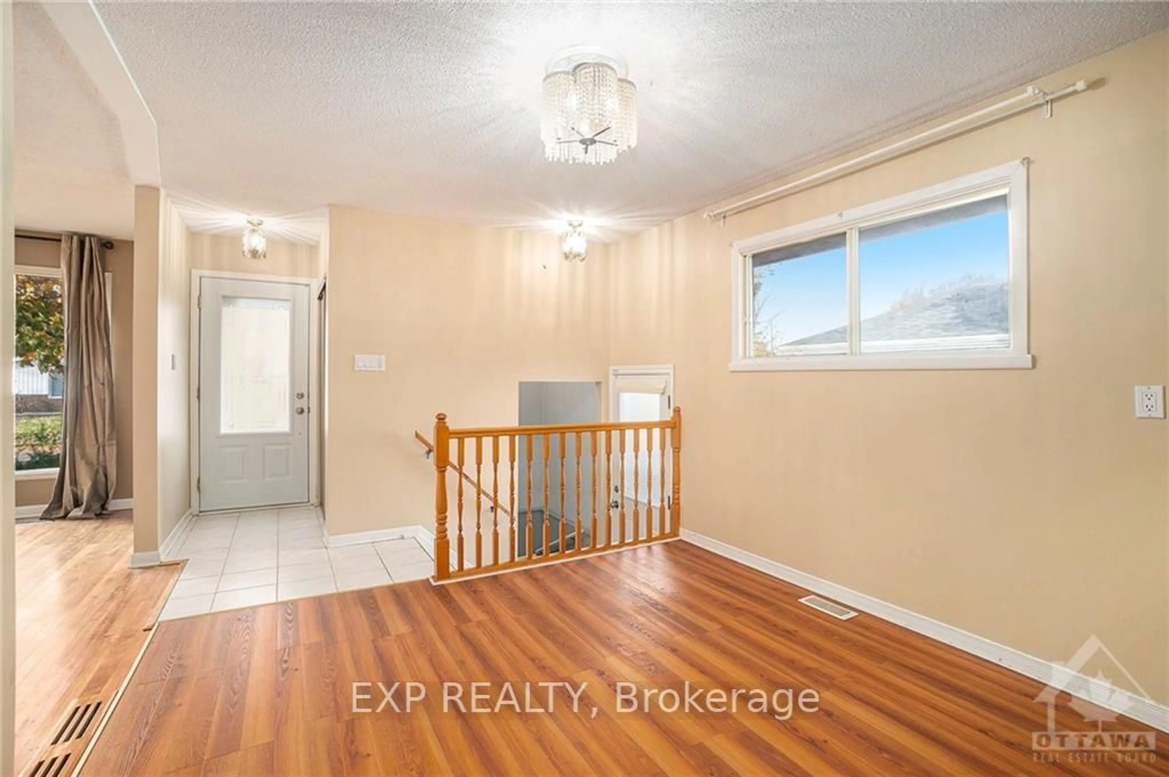 A pic of a room, wood floors for 2426 MAGNUS Ave, Elmvale Acres and Area Ontario K1G 1J6