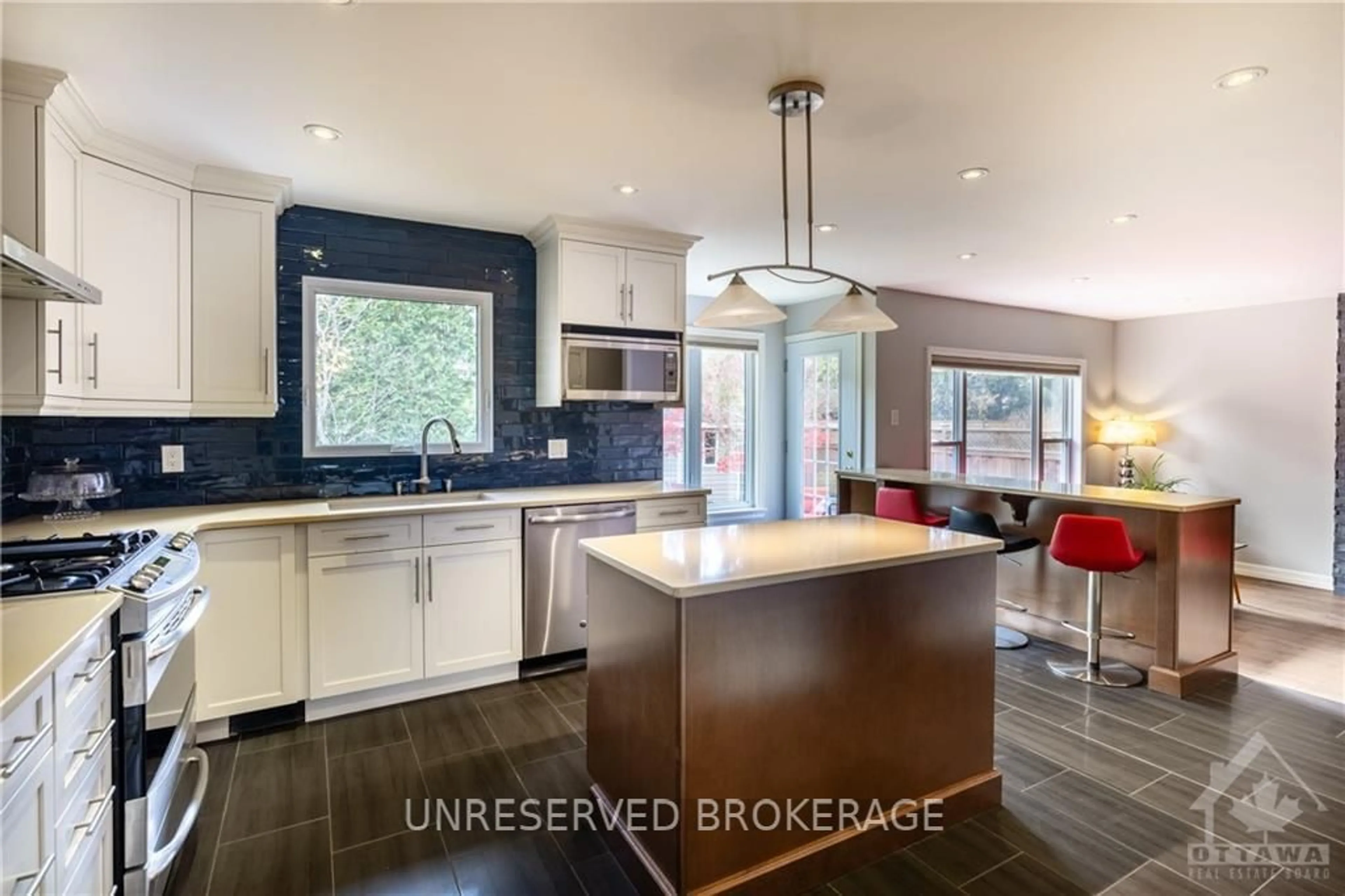 Open concept kitchen for 299 LIARD St, Stittsville - Munster - Richmond Ontario K2S 1J2