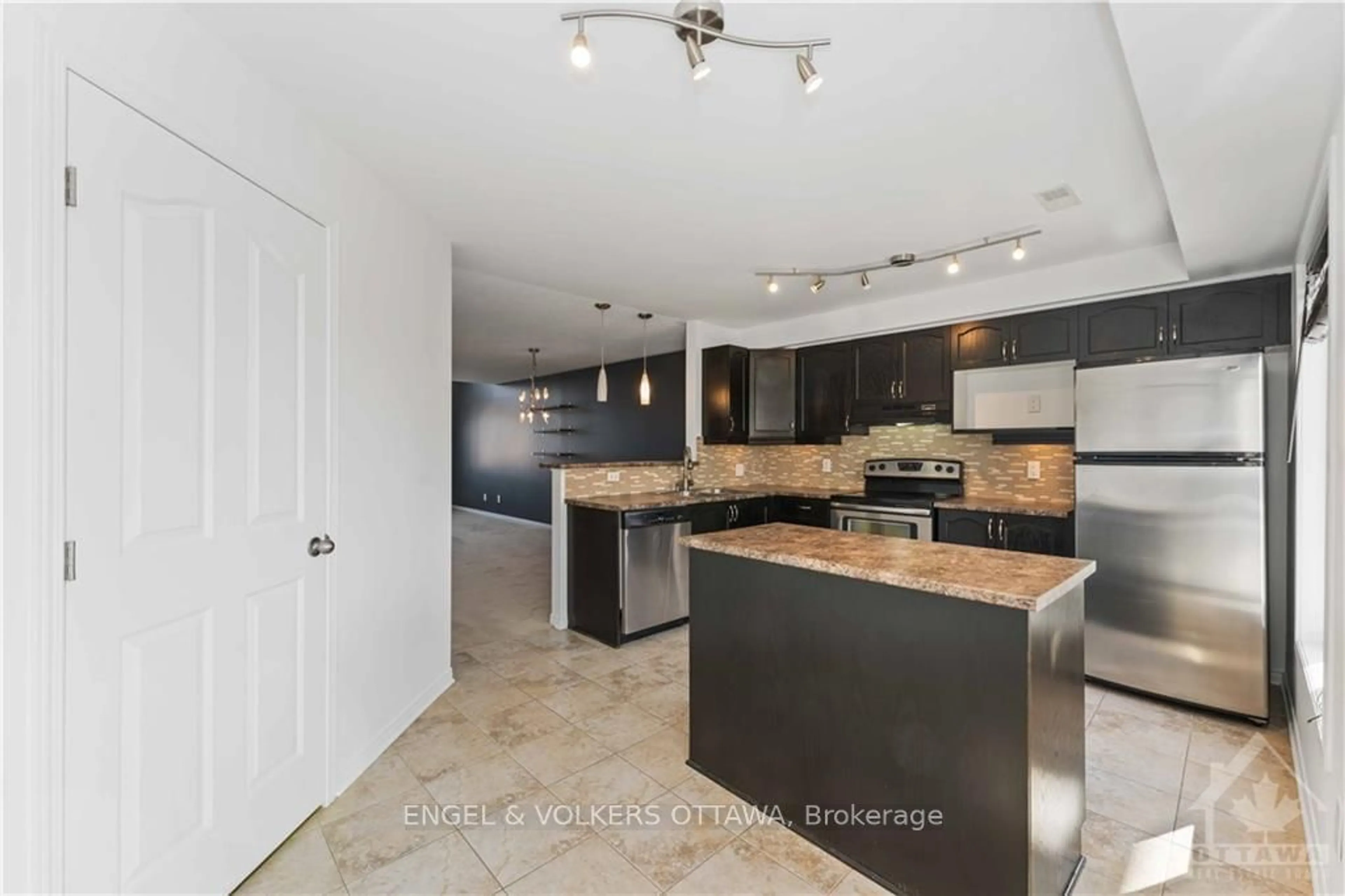 Open concept kitchen for 236 TIVOLI, Cityview - Parkwoods Hills - Rideau Shore Ontario K2E 0A7