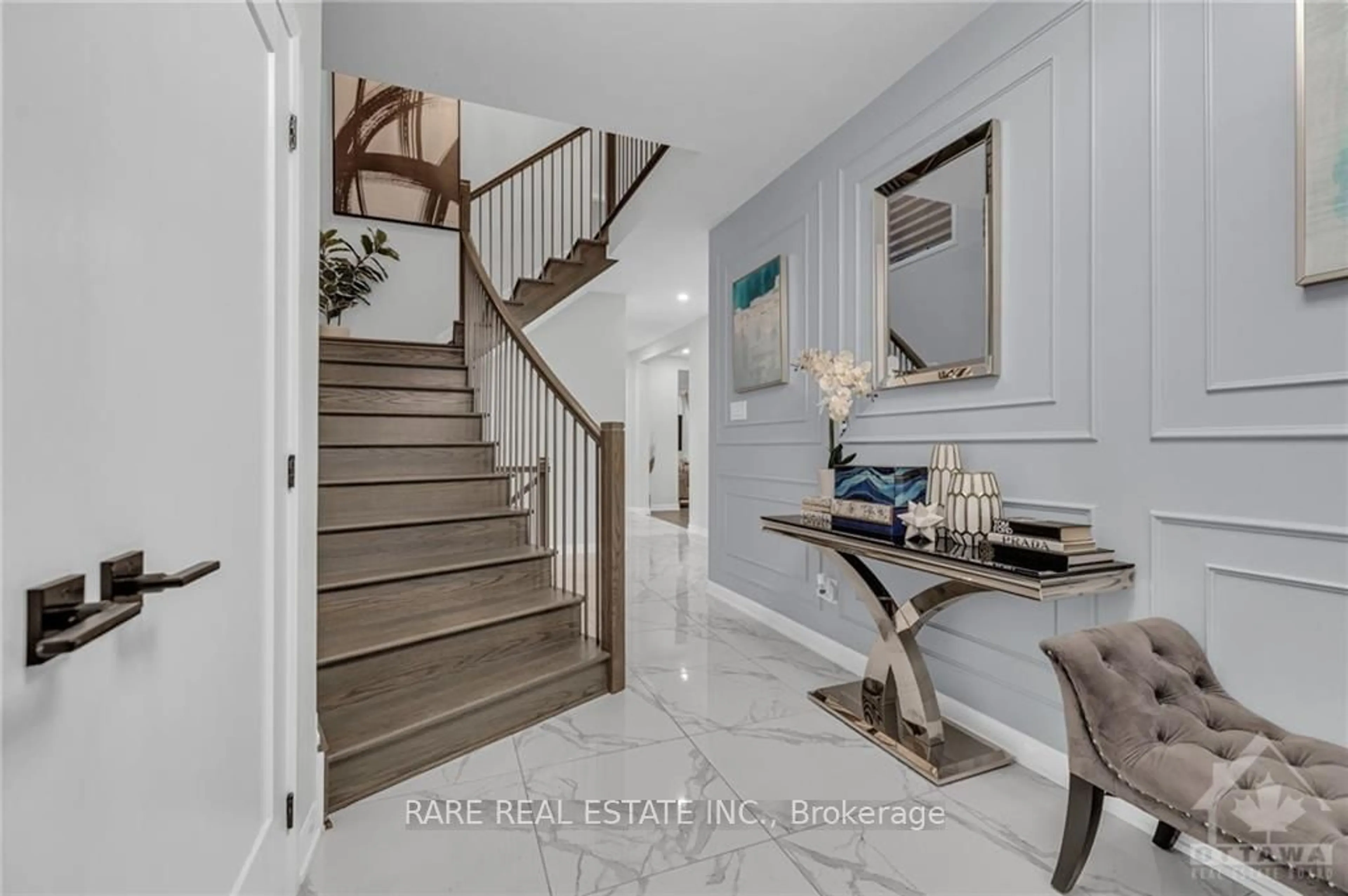 Indoor entryway, wood floors for 1002 OFFLEY Rd, Manotick - Kars - Rideau Twp and Area Ontario K4M 0N4