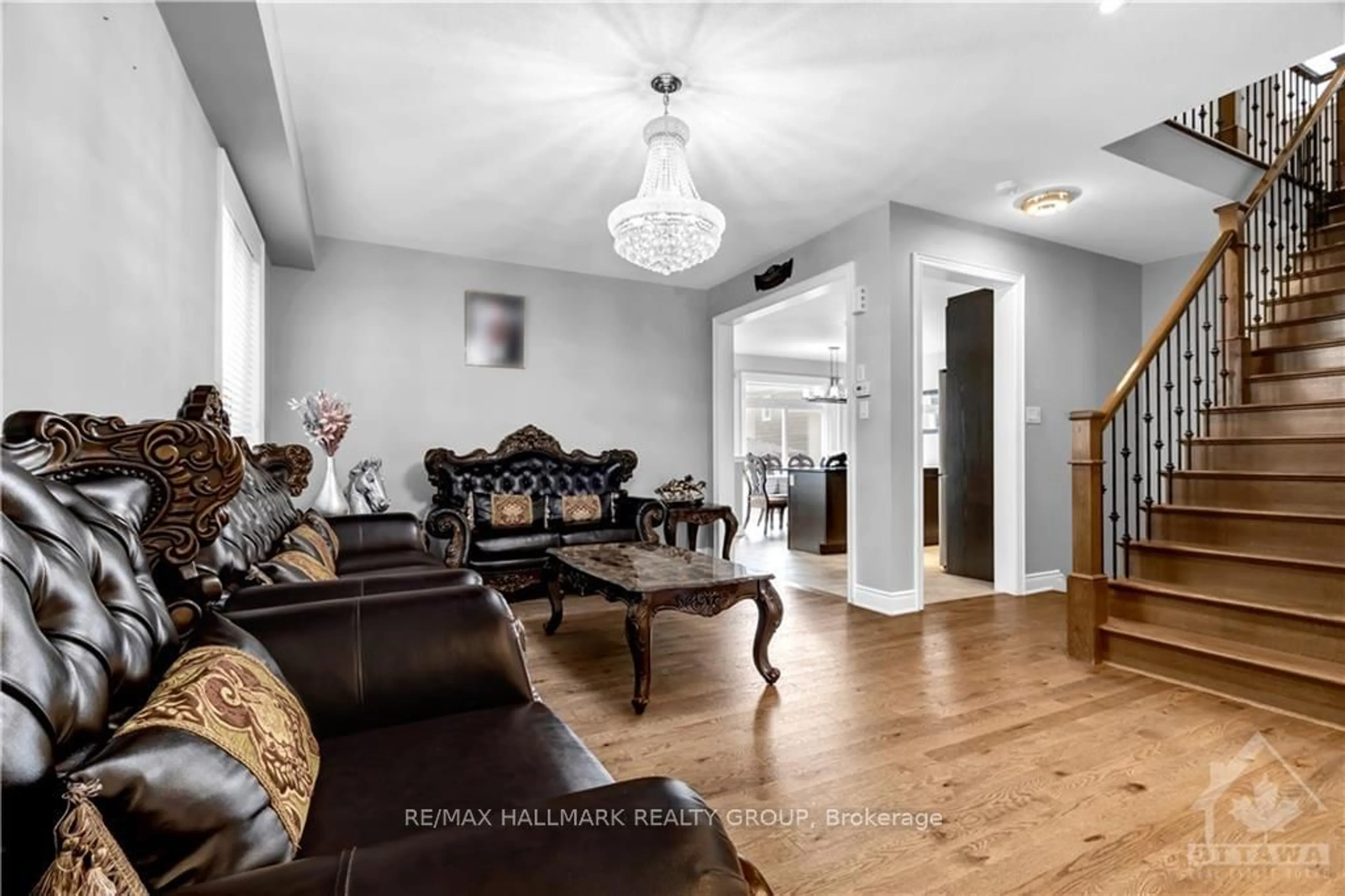 Living room, wood floors for 634 SILVER SPRUCE Way, Kanata Ontario K2M 0L2