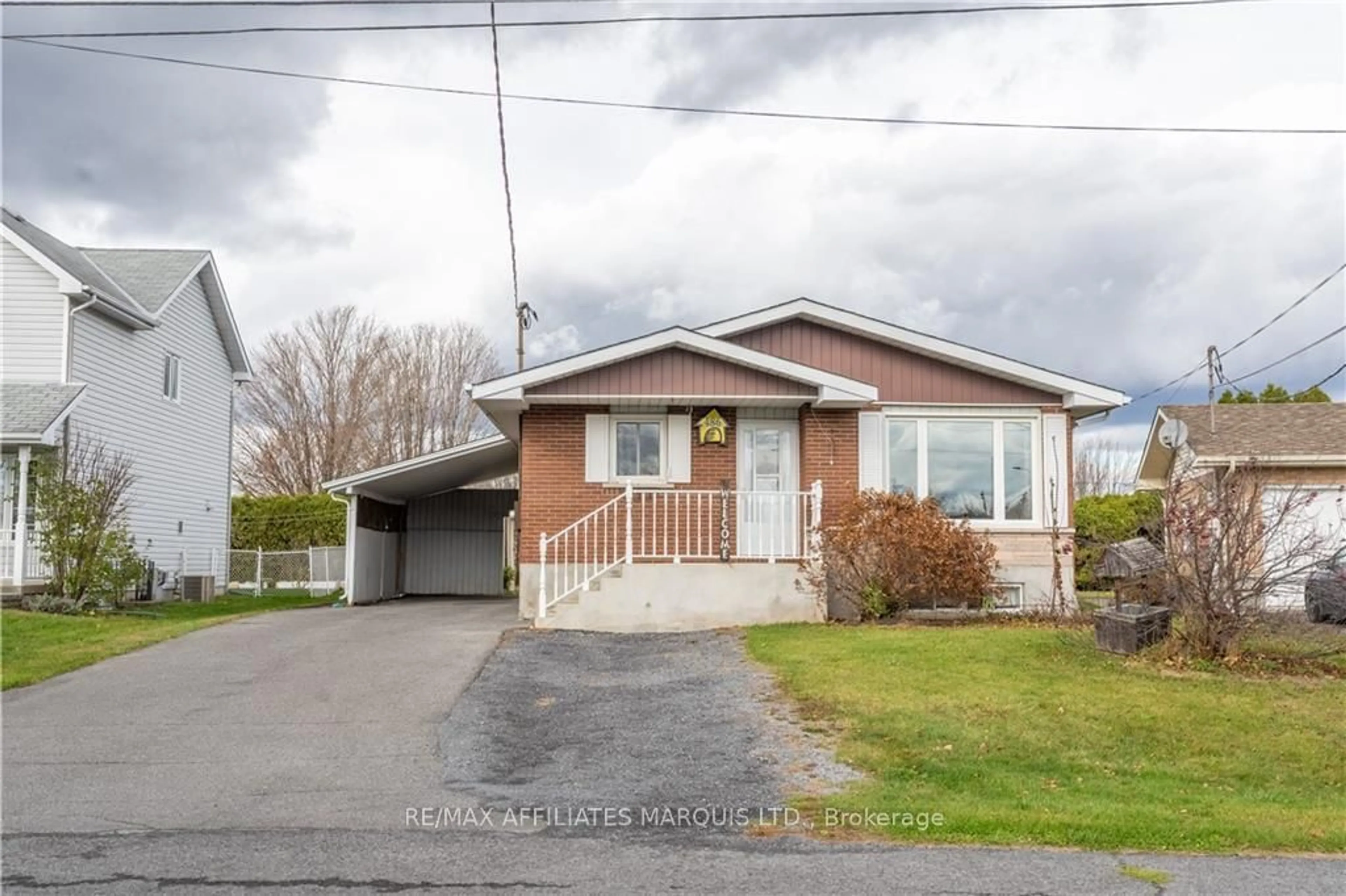 Frontside or backside of a home, cottage for 486 HILBERT Ave, Cornwall Ontario K6K 1H5